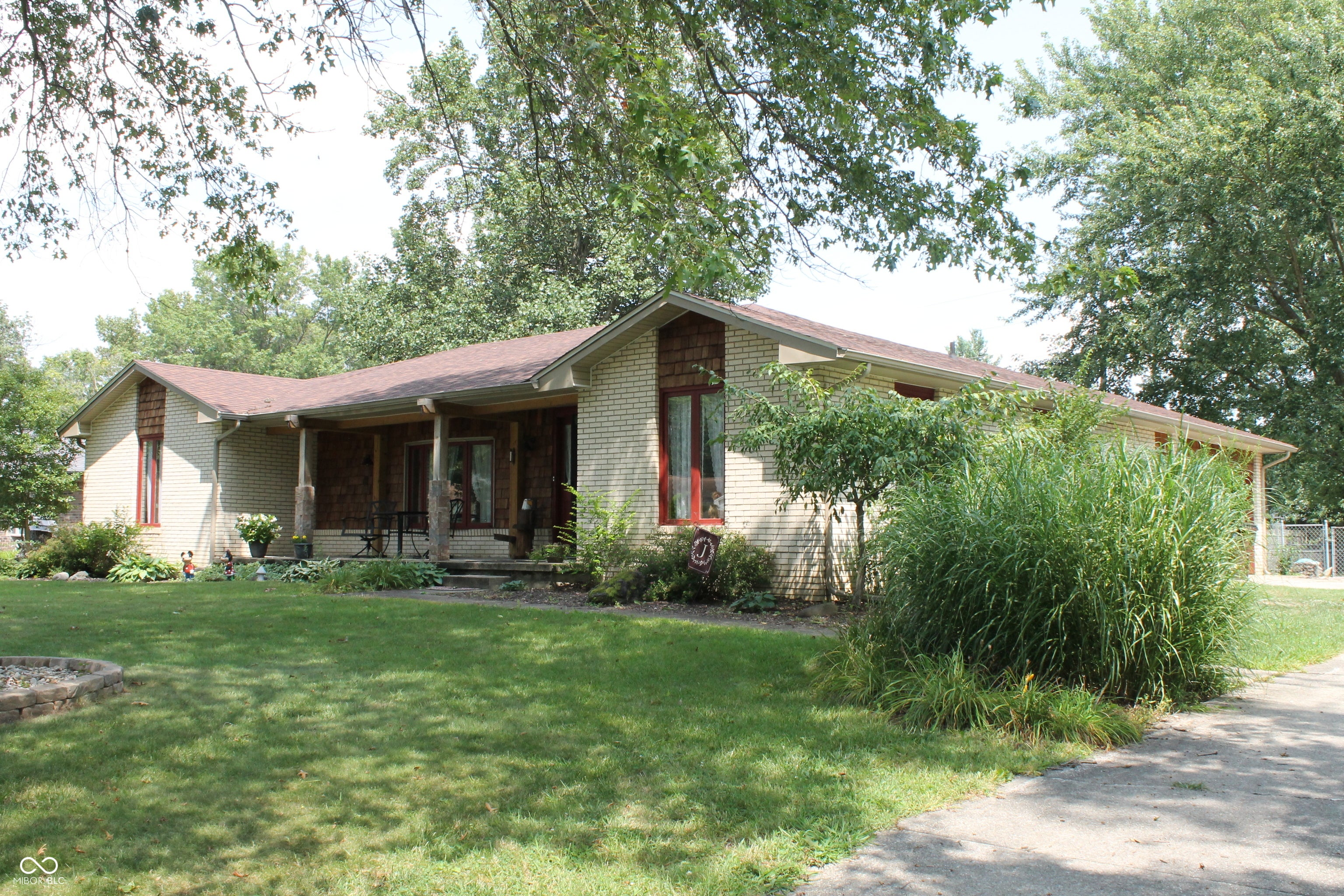 441 Mutton Creek Drive — photo