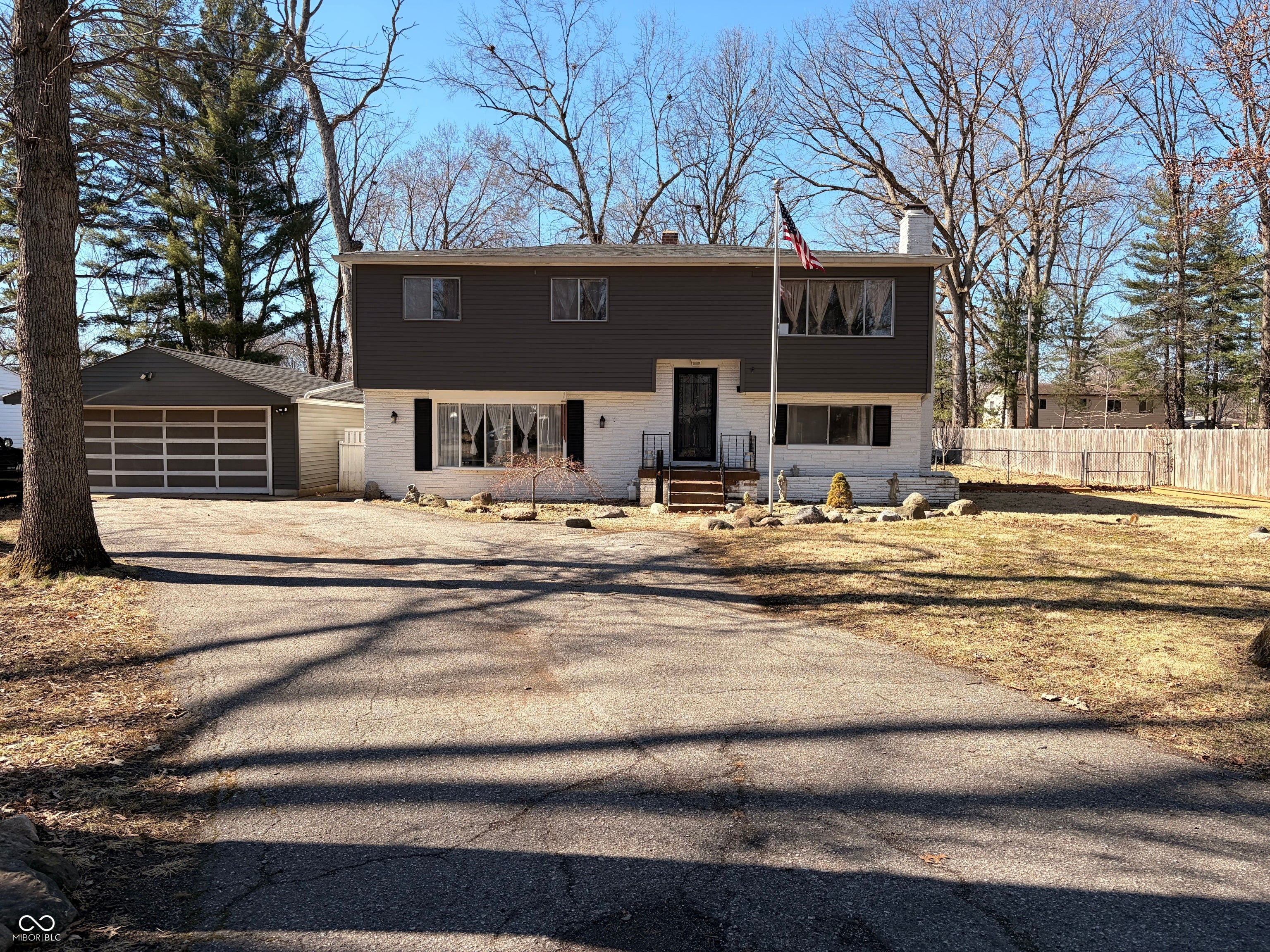 7536 Lindenwood Drive — photo