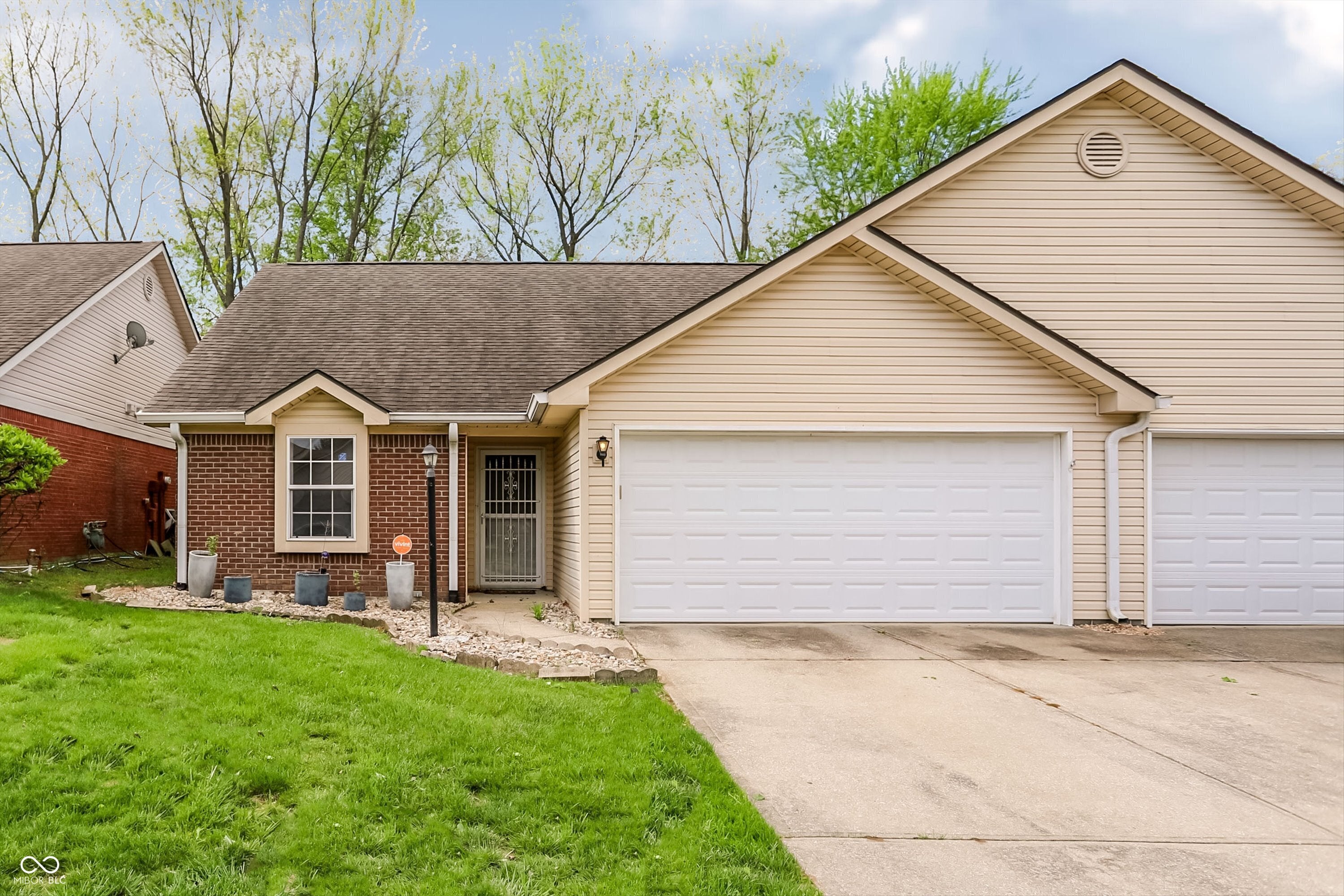 3939 Gray Pond Court — photo