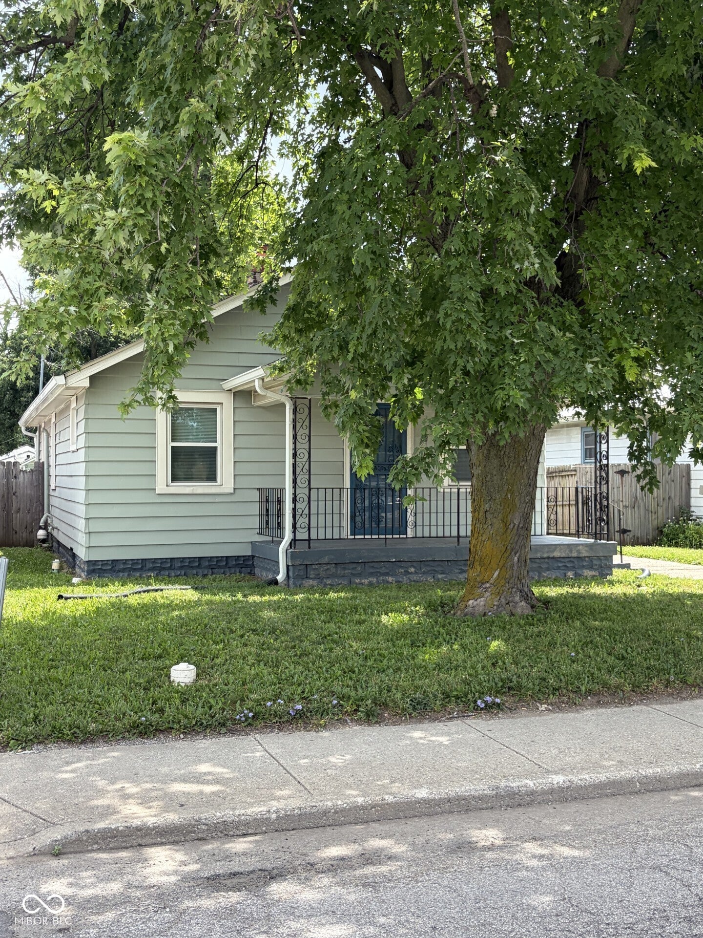 1431 N Tibbs Avenue — photo