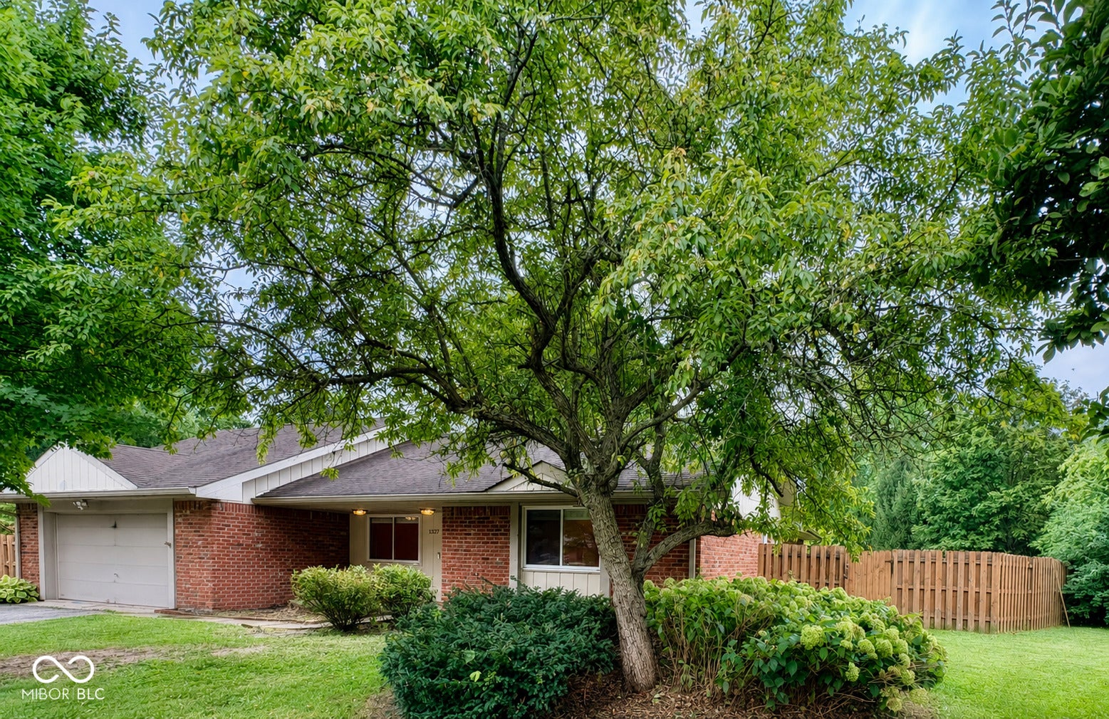 1327 Walston Court — photo
