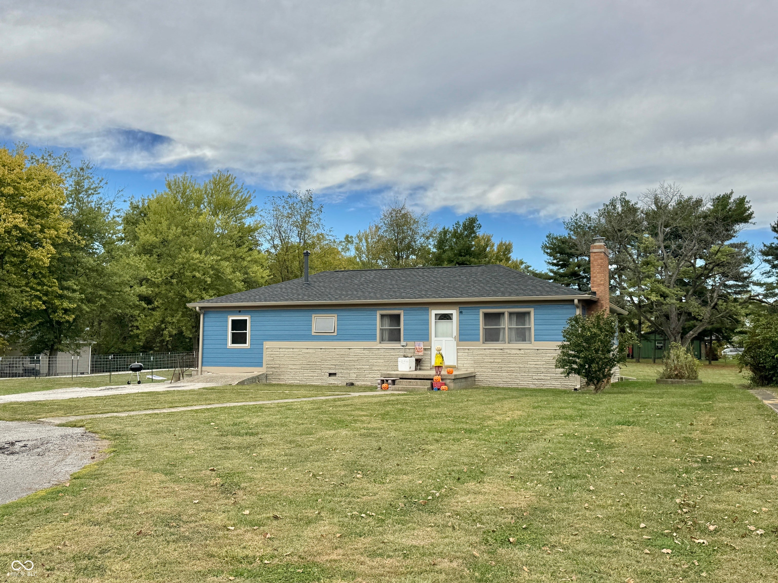 7024 W US Highway 36 — photo
