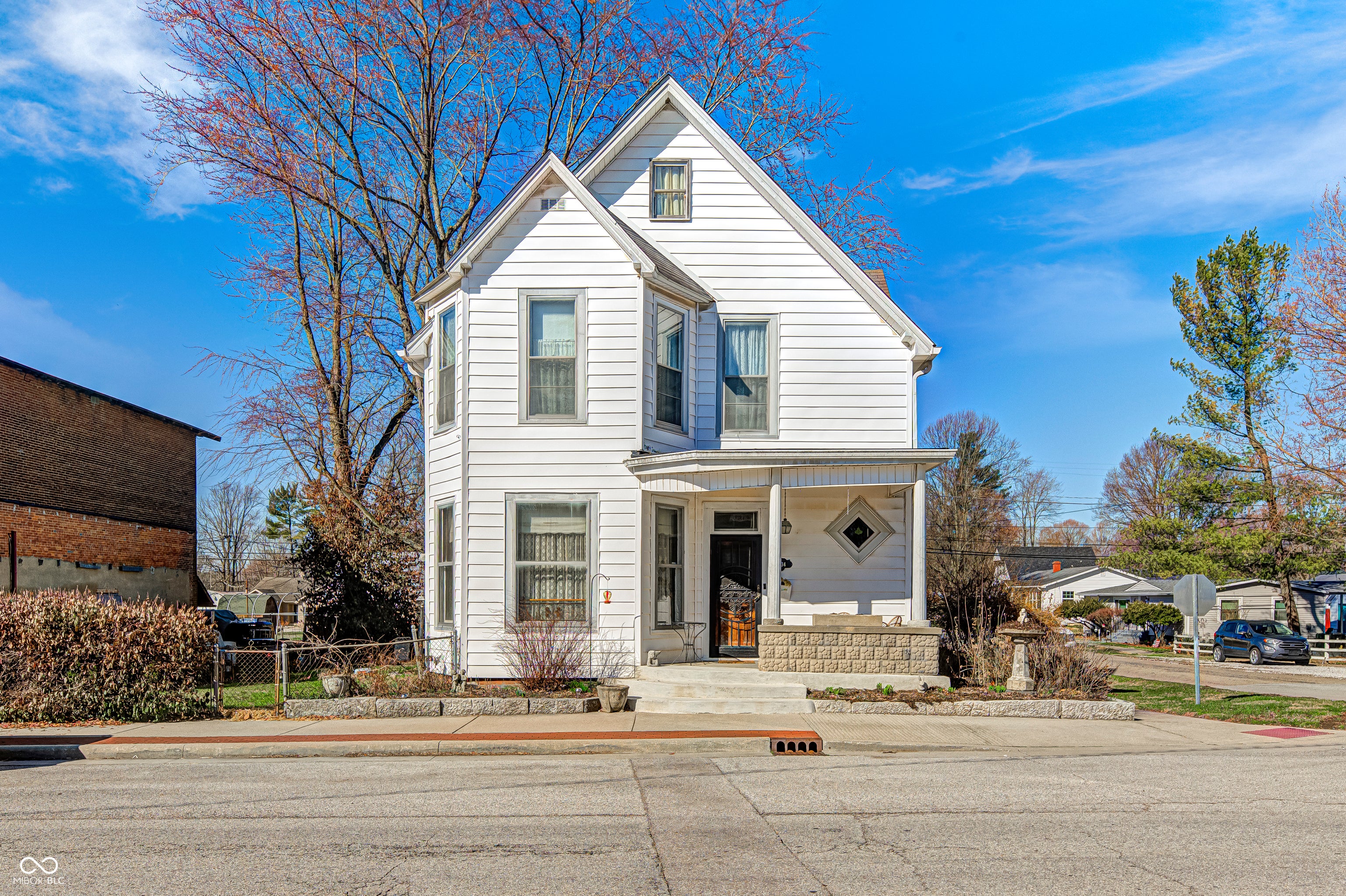 4934 N Pearl Street — photo