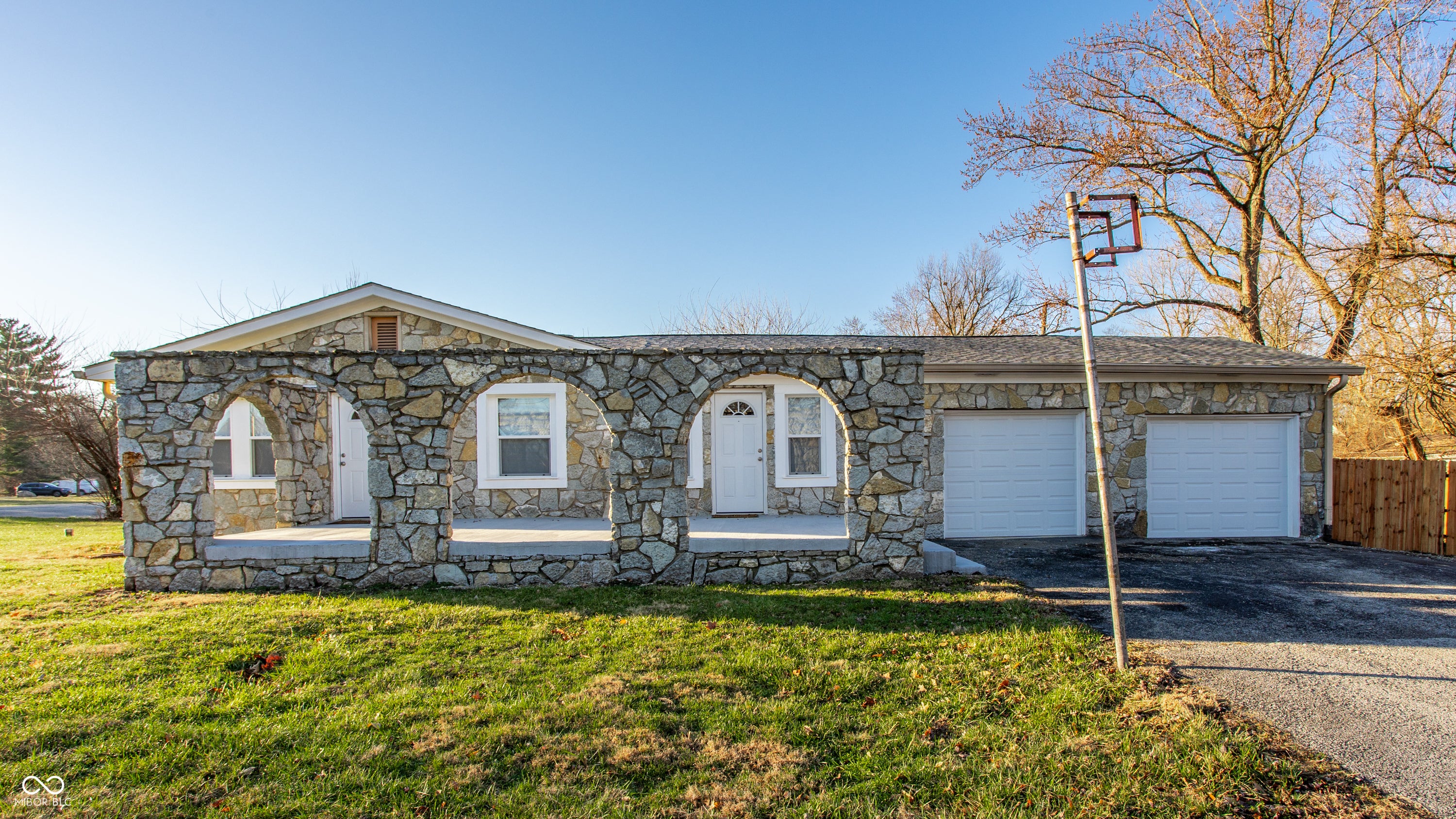 5760 Grandview Drive — photo