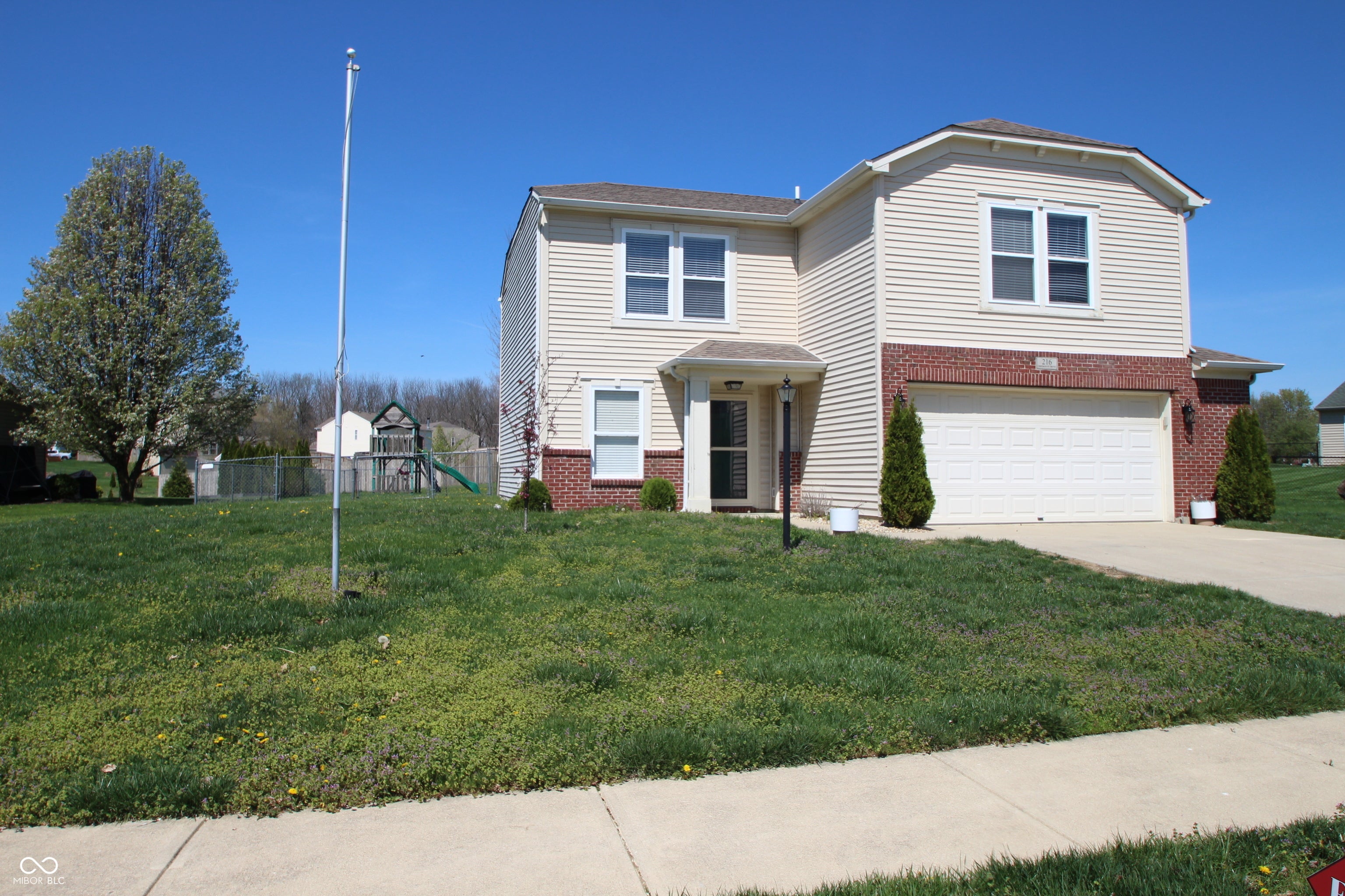 216 Creekside Drive — photo