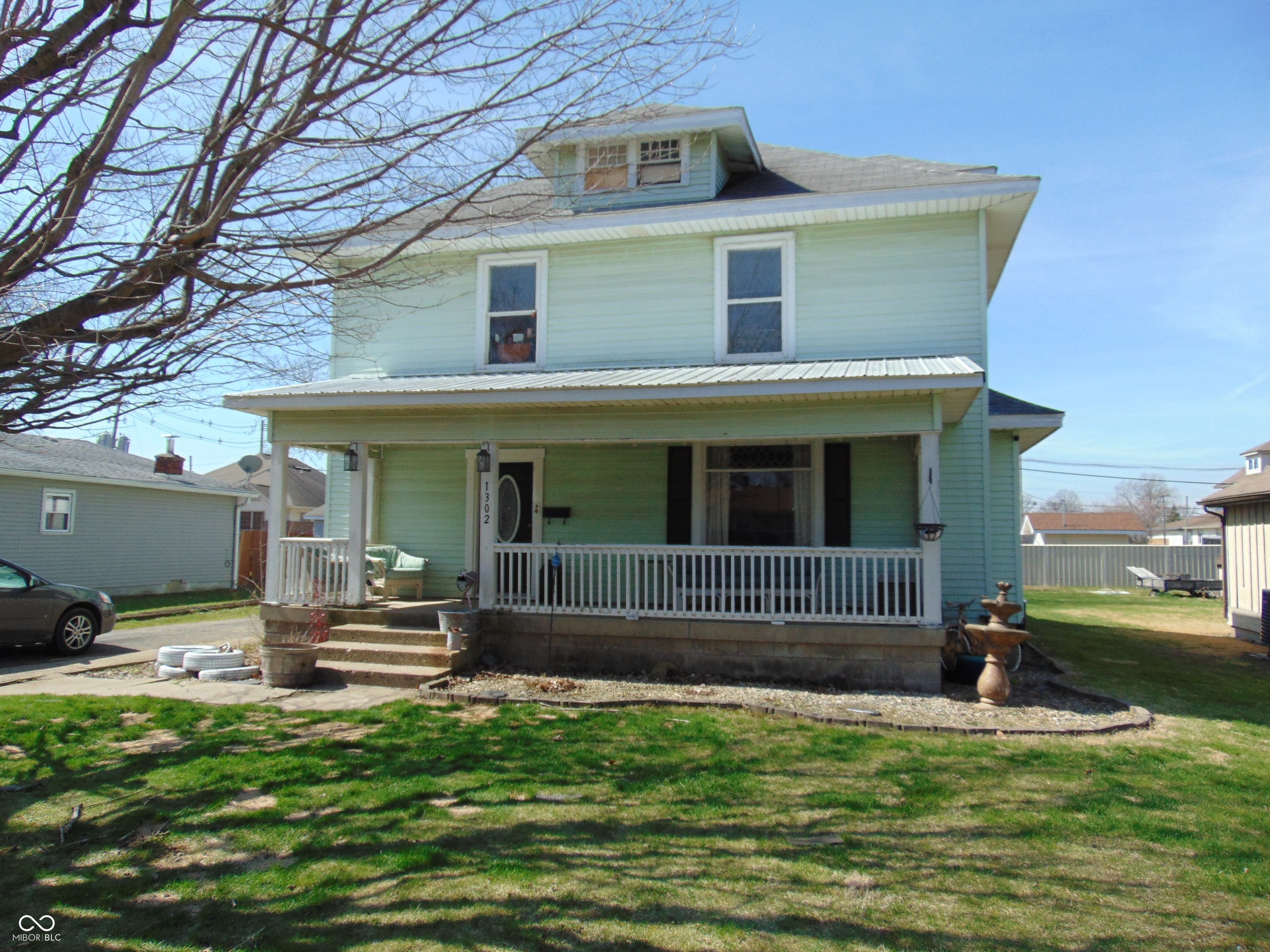 1302 S Prairie Street — photo