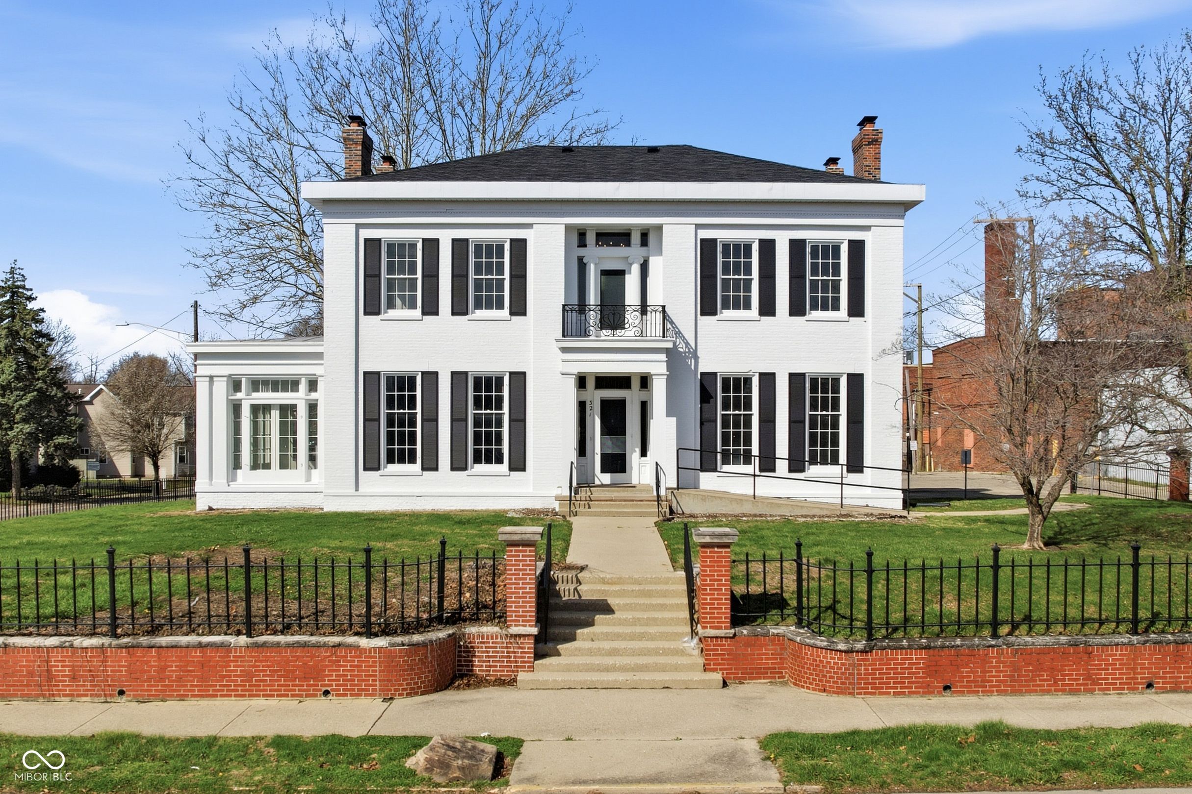 321 S Main Street — photo