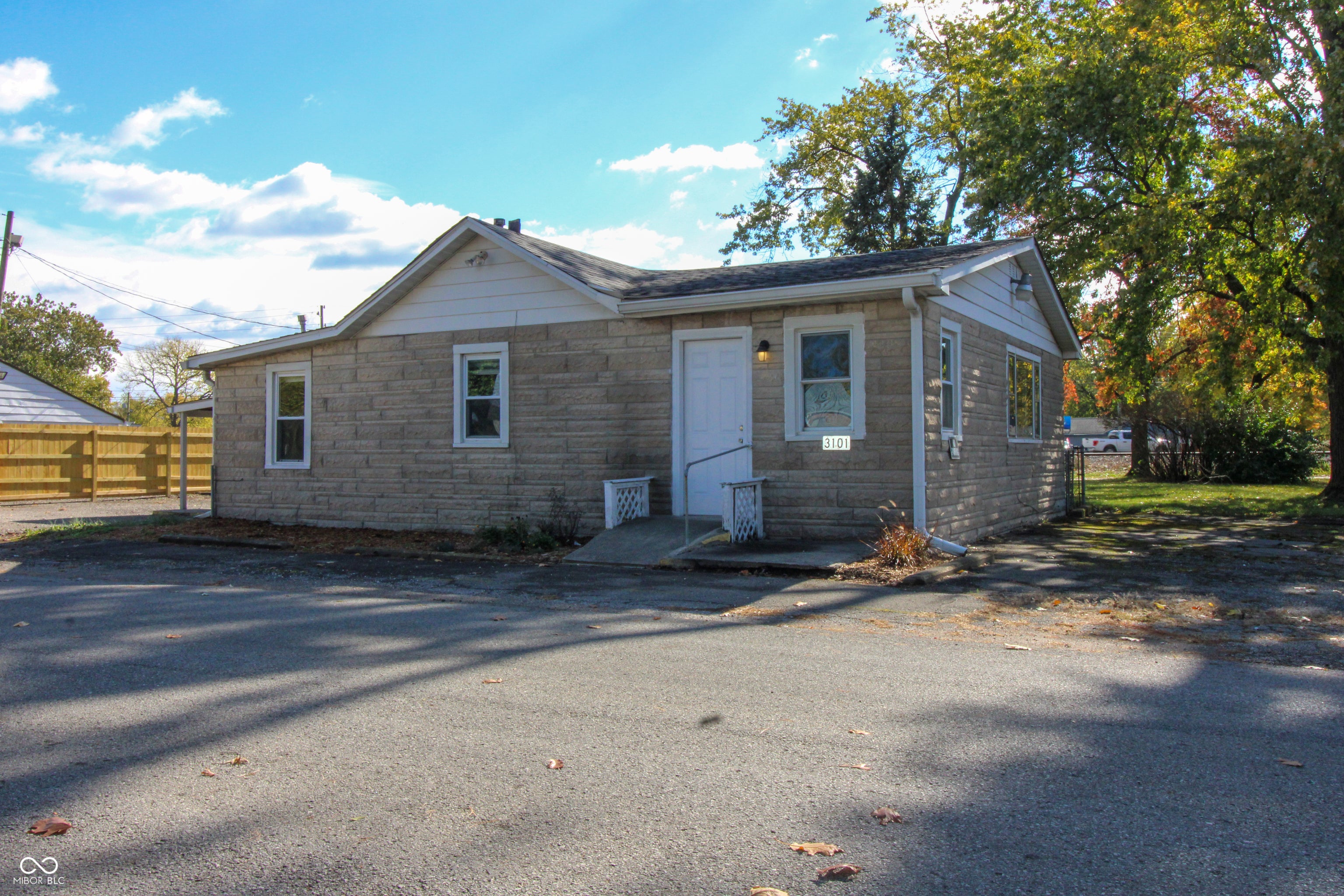 3101 Collier Street — photo