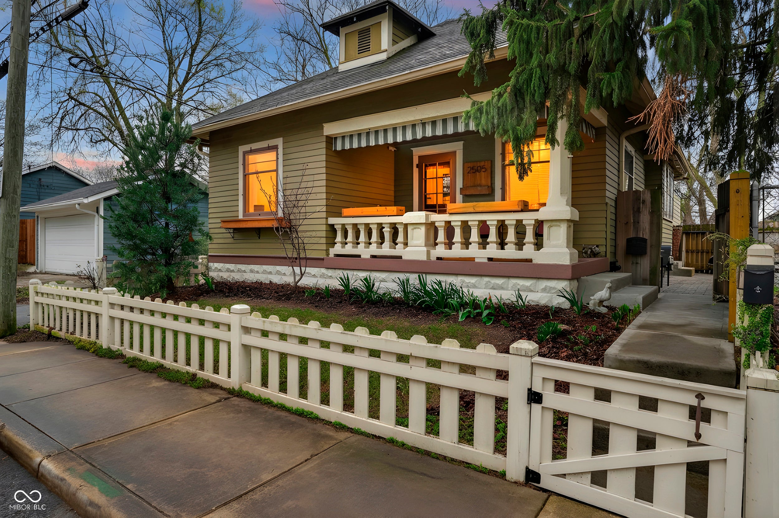 2505 E Saint Clair Street — photo