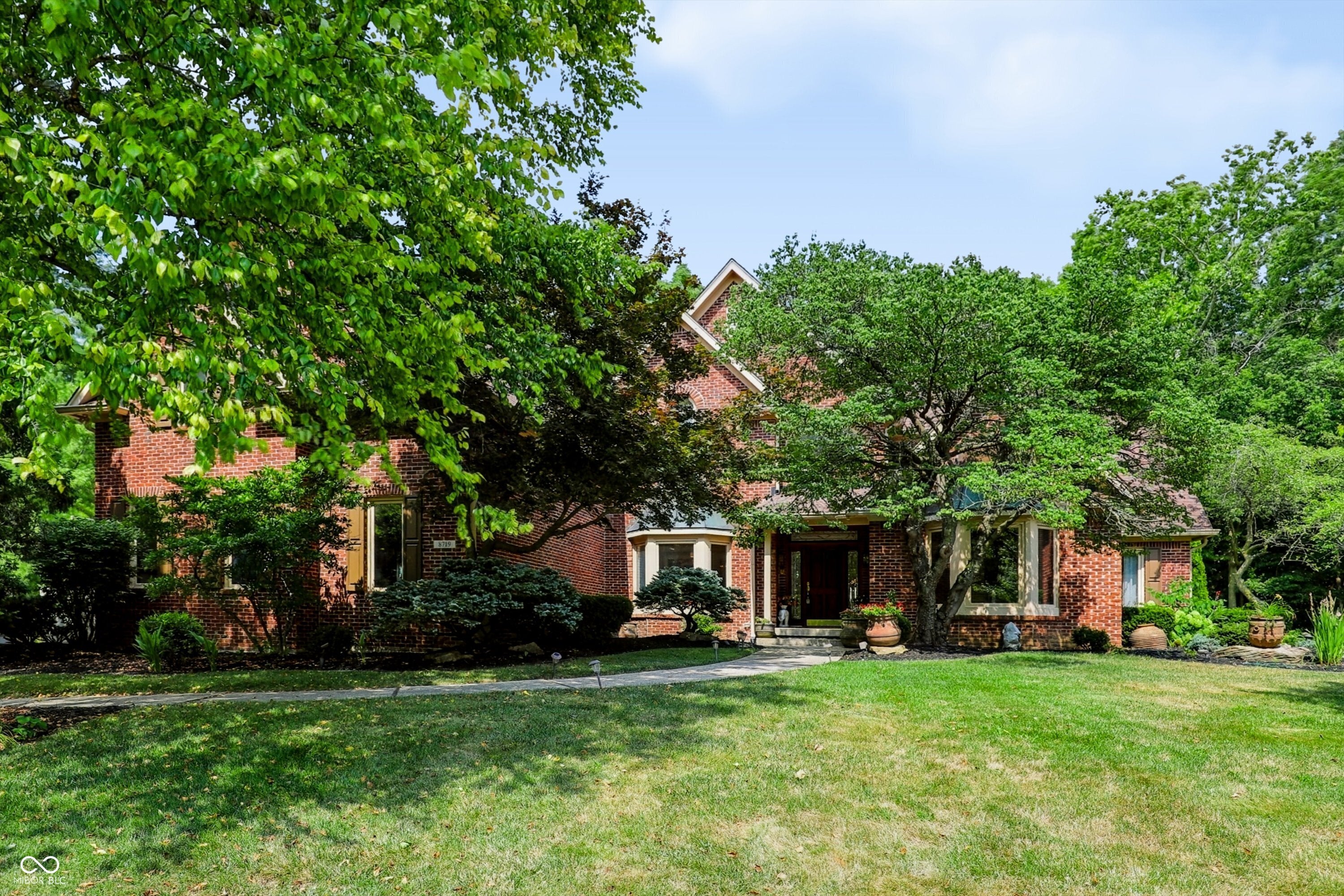 8719 Worthington Court — photo