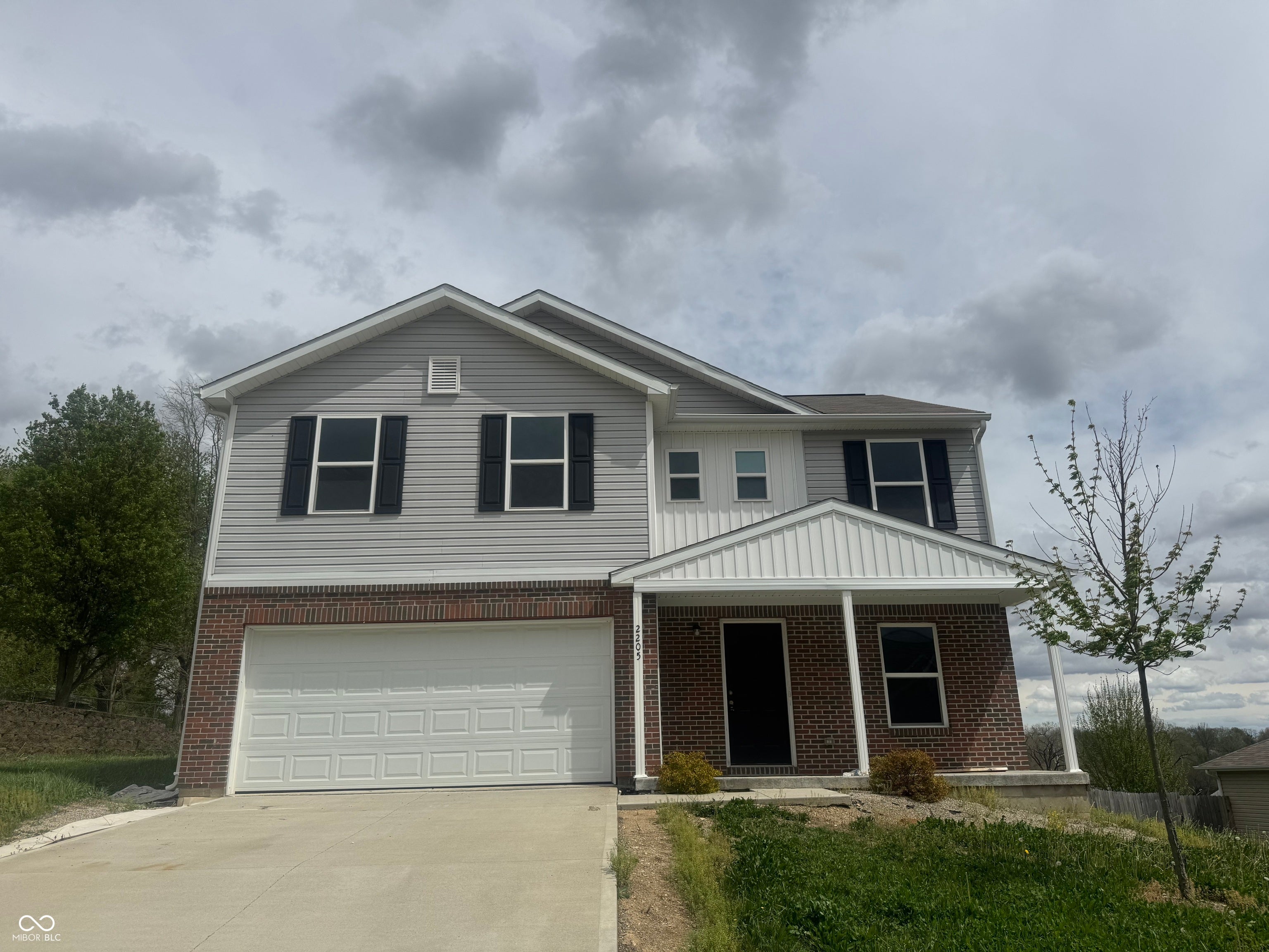 2205 S 16th Place — photo