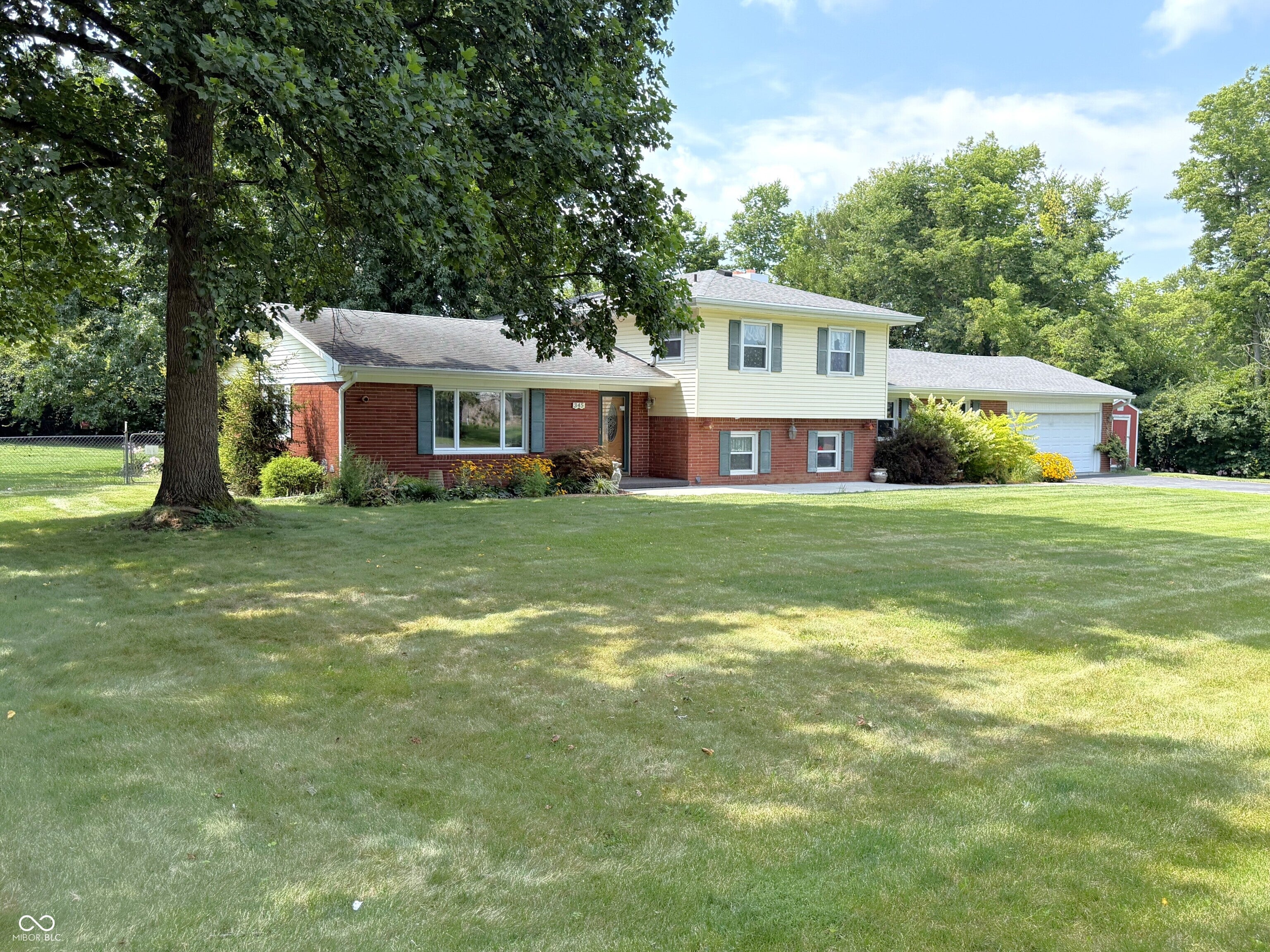 345 N Pleasant Run — photo