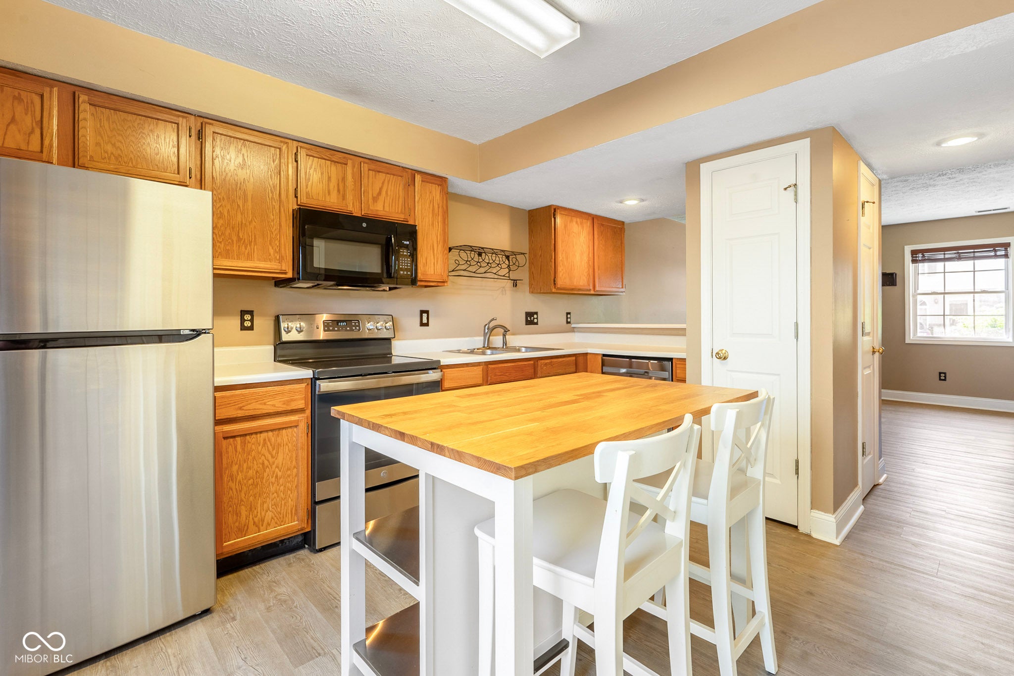 765 E Sherwood Hills Drive — photo