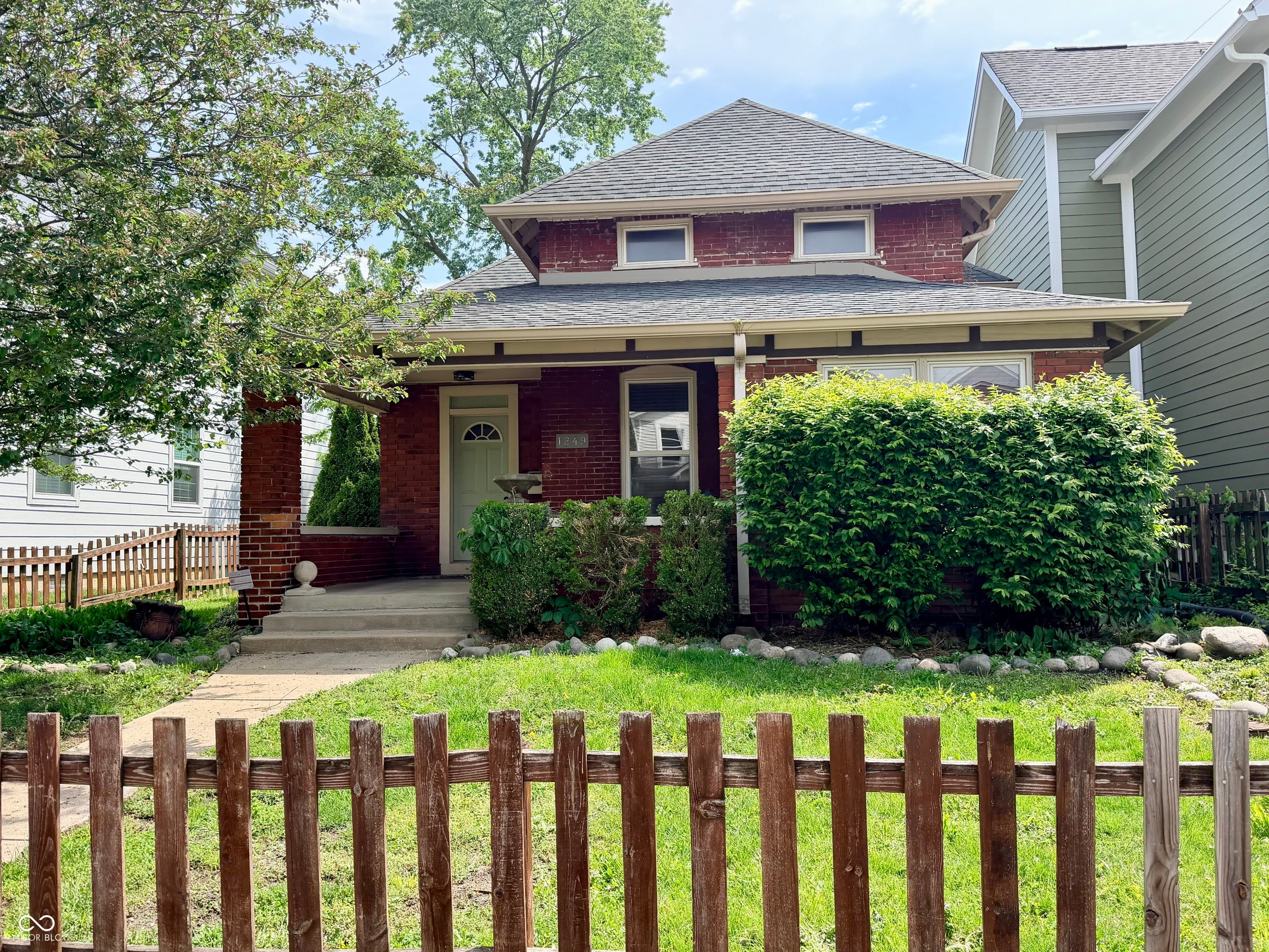 1249 Union Street — photo
