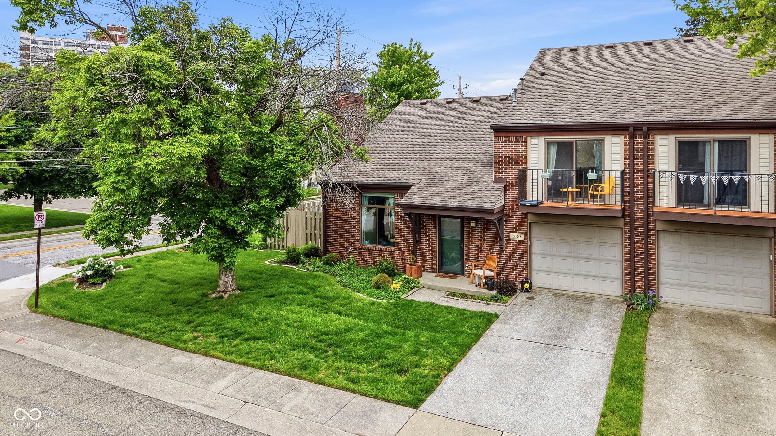 339 E Saint Clair Street — photo
