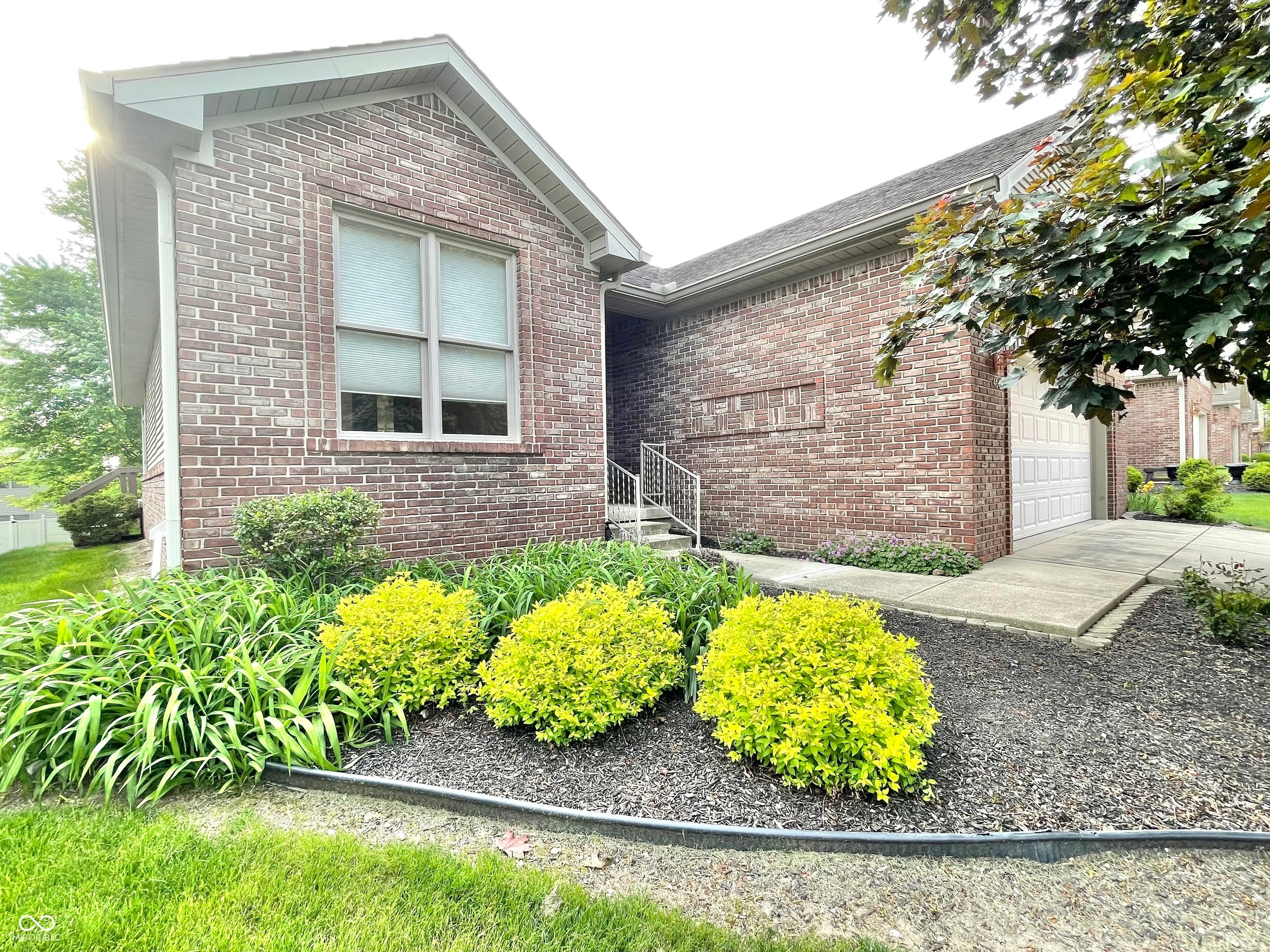 464 Glenview Drive — photo