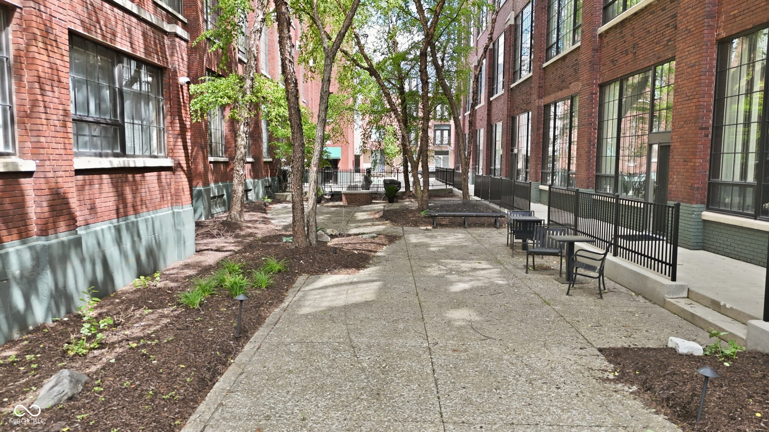 624 E Walnut Street 39 — photo