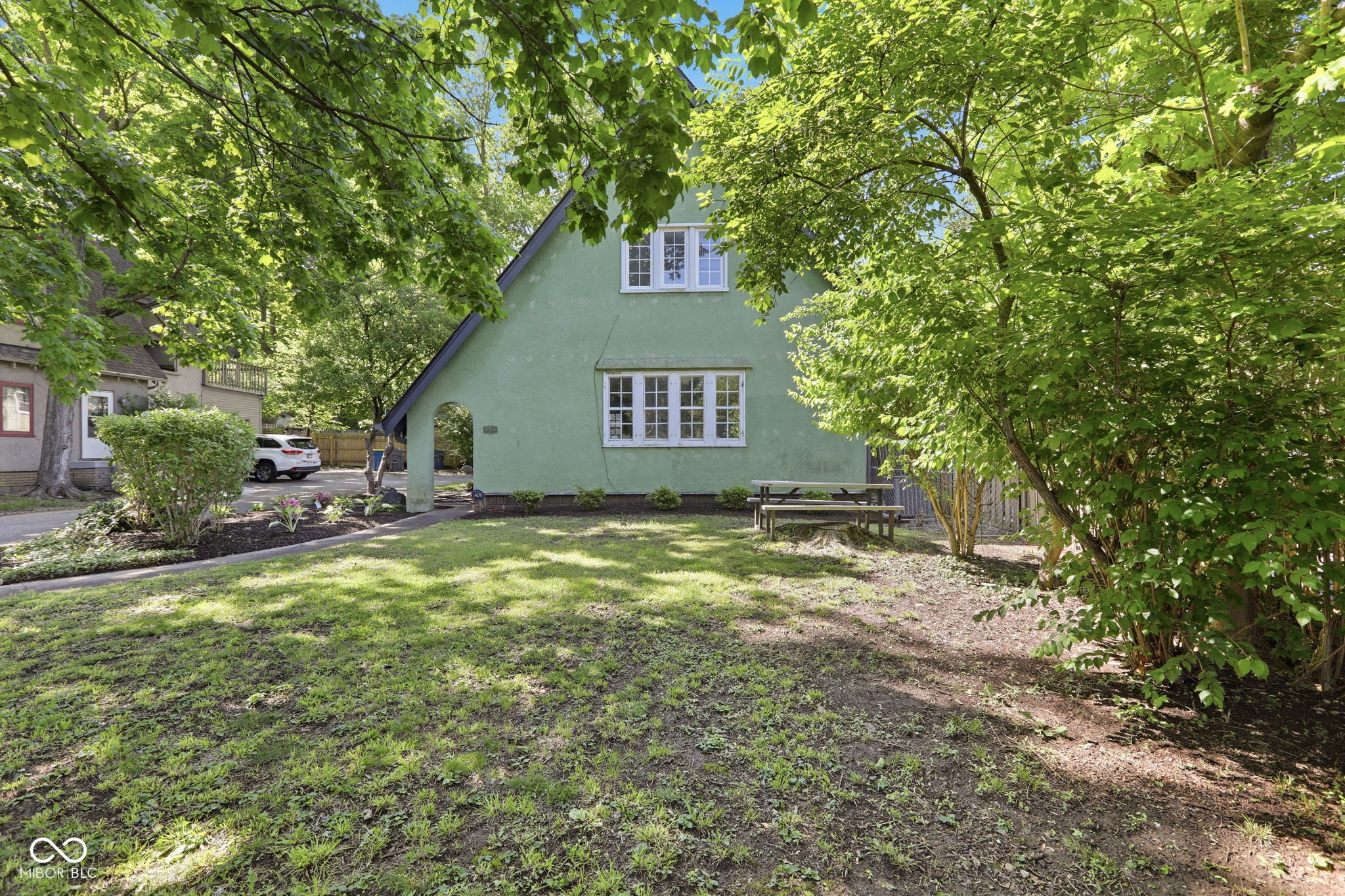 715 Kessler Blvd E Drive — photo
