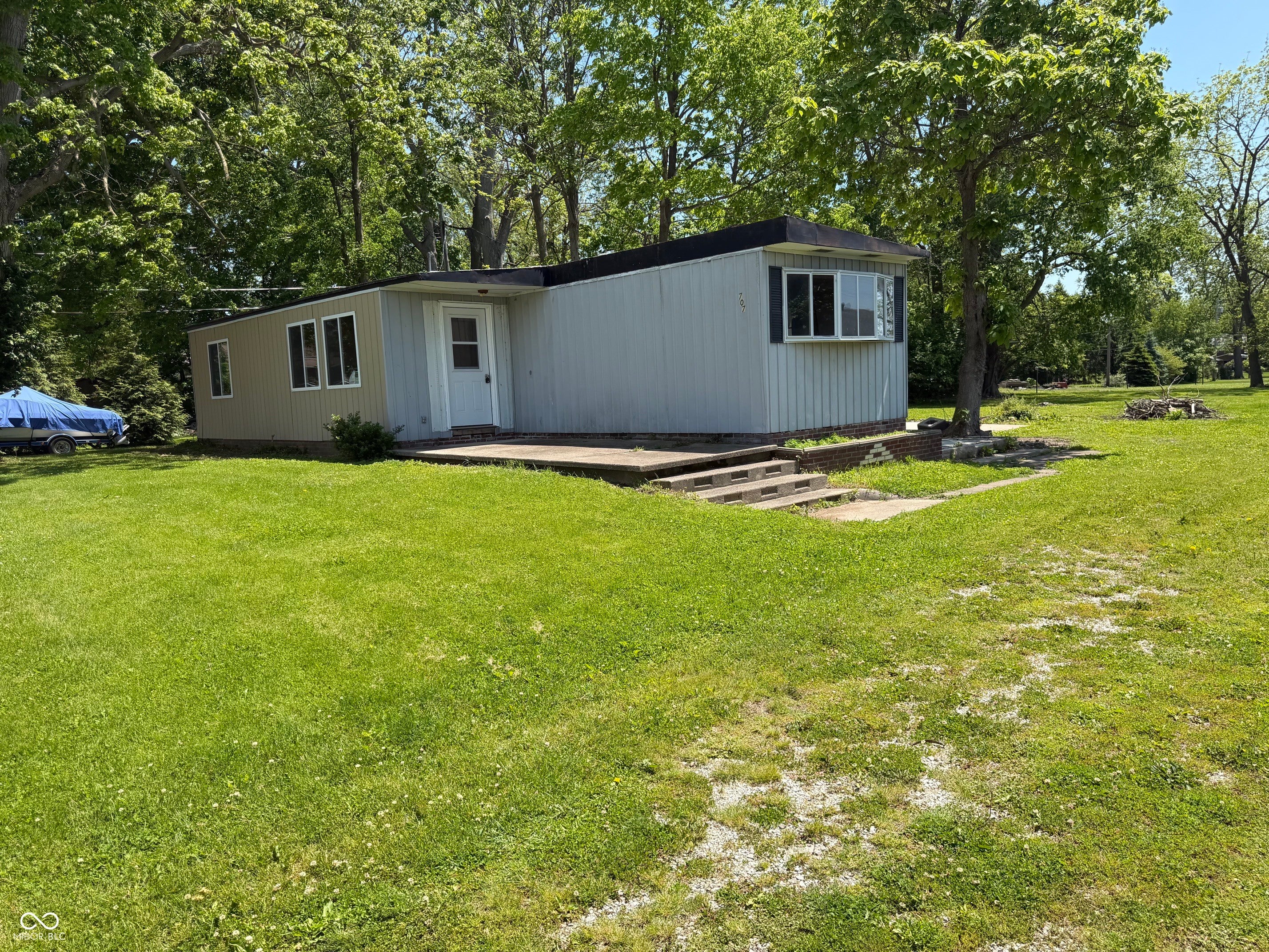 707 Hawkes Street — photo