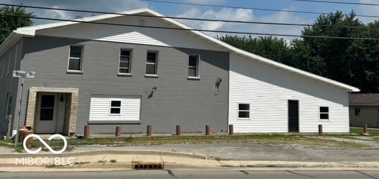 2702 Broad Street — photo