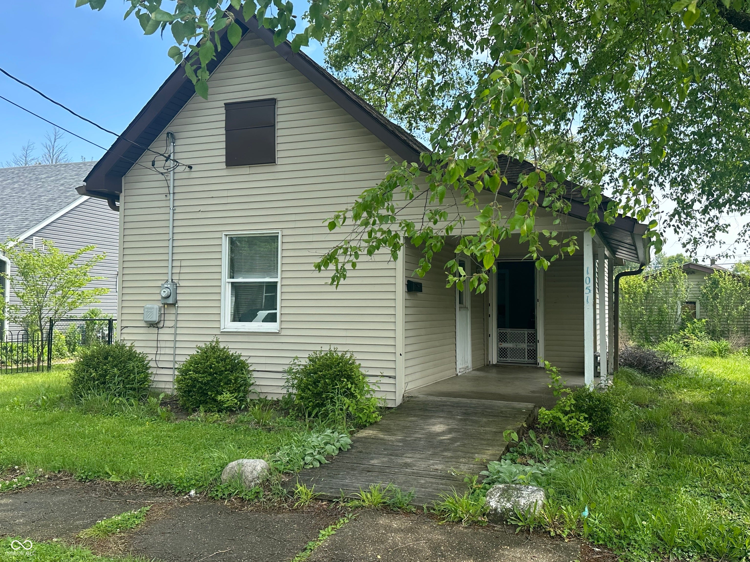 1051 John Street — photo