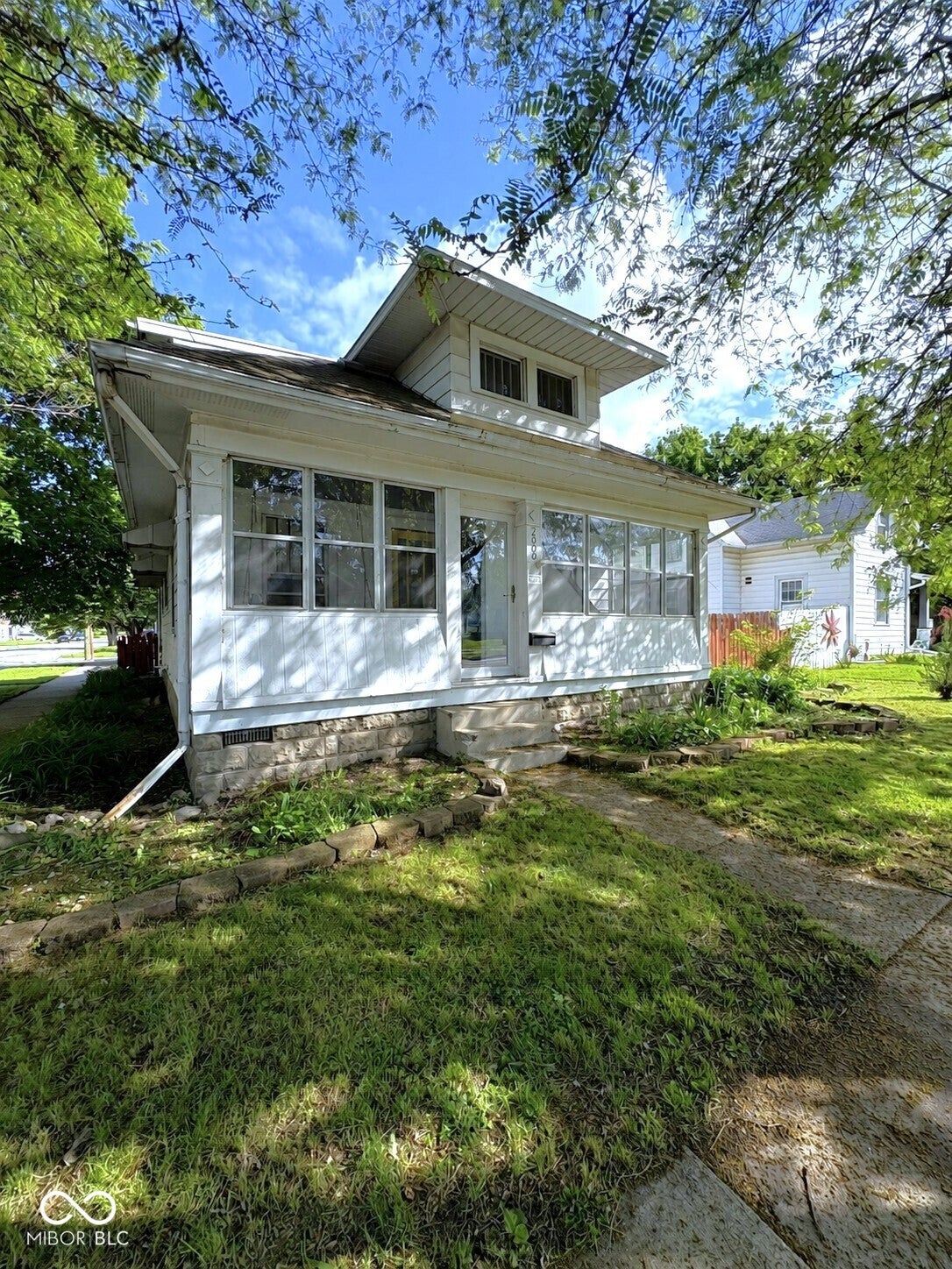 2000 Schuyler Avenue — photo