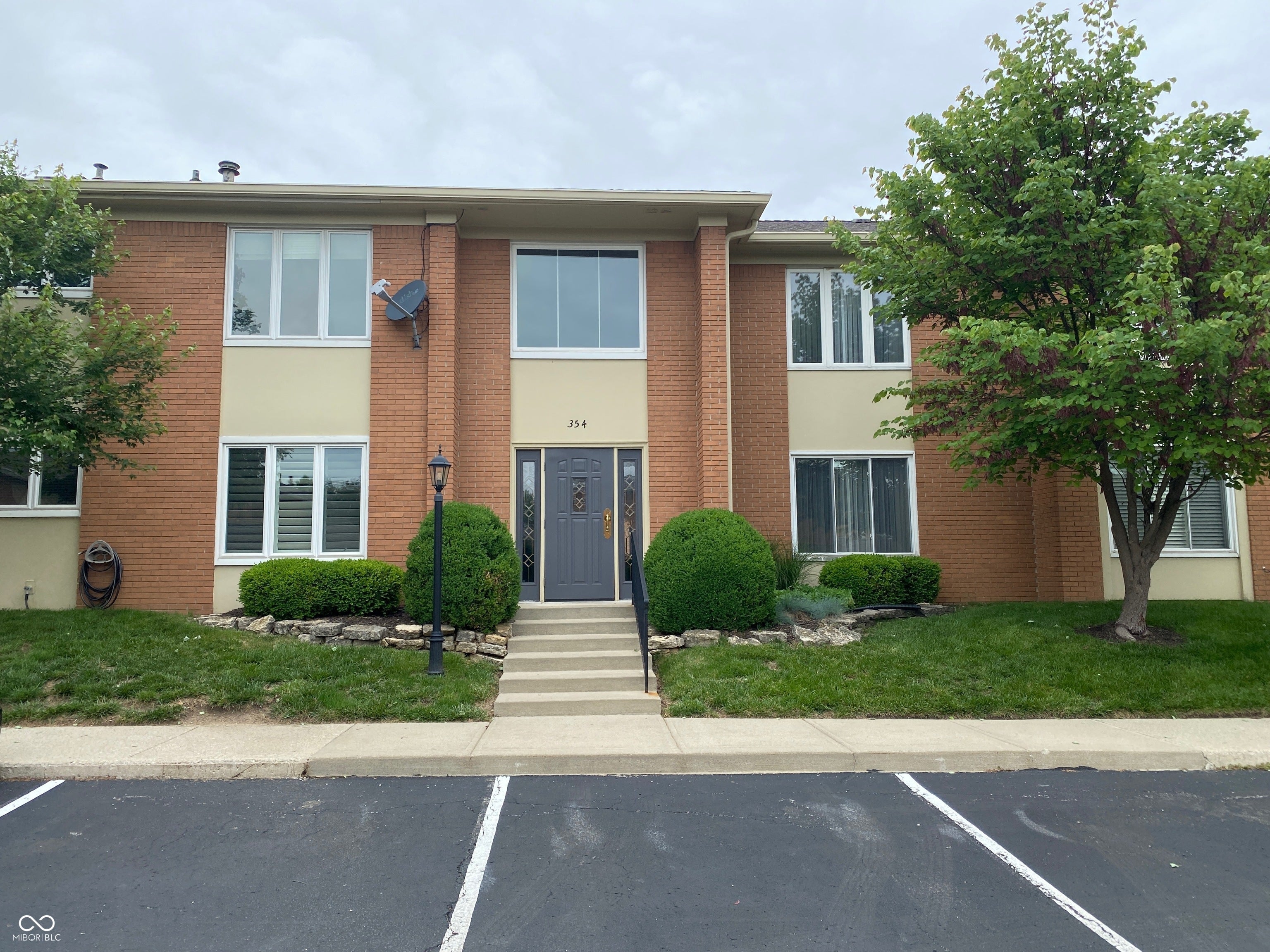 354 Hunters Lane Apt C — photo