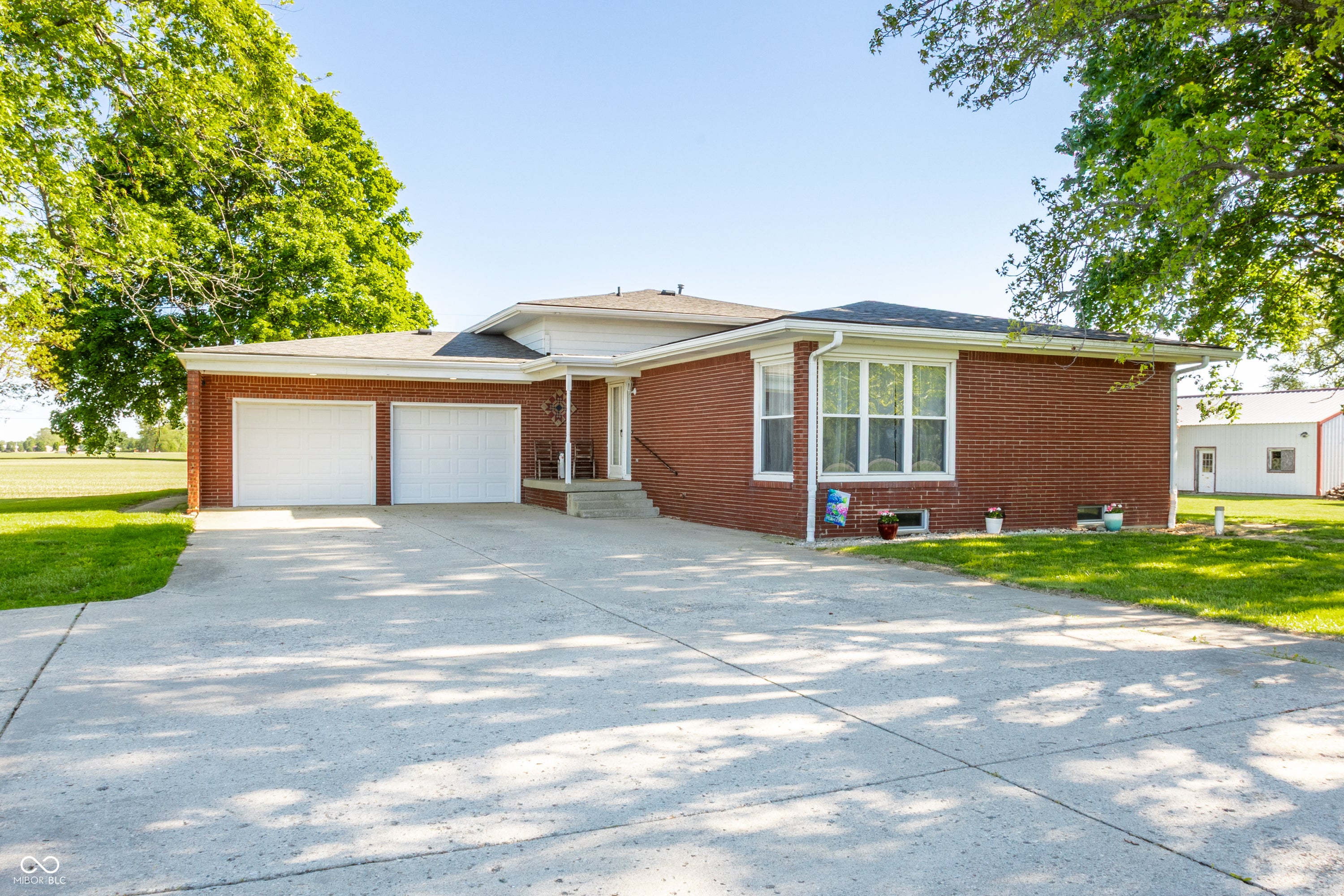 8868 E State Road 234 — photo