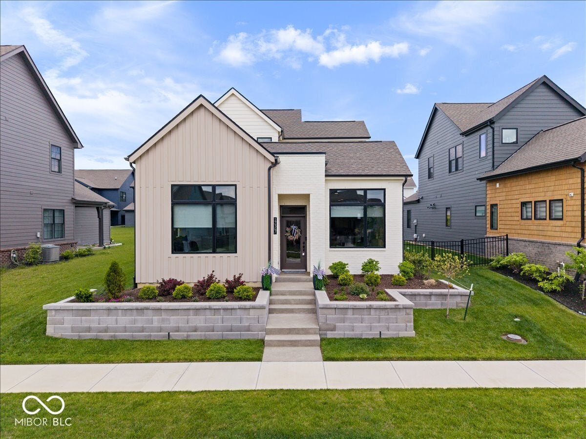 17347 Newton Main Street — photo