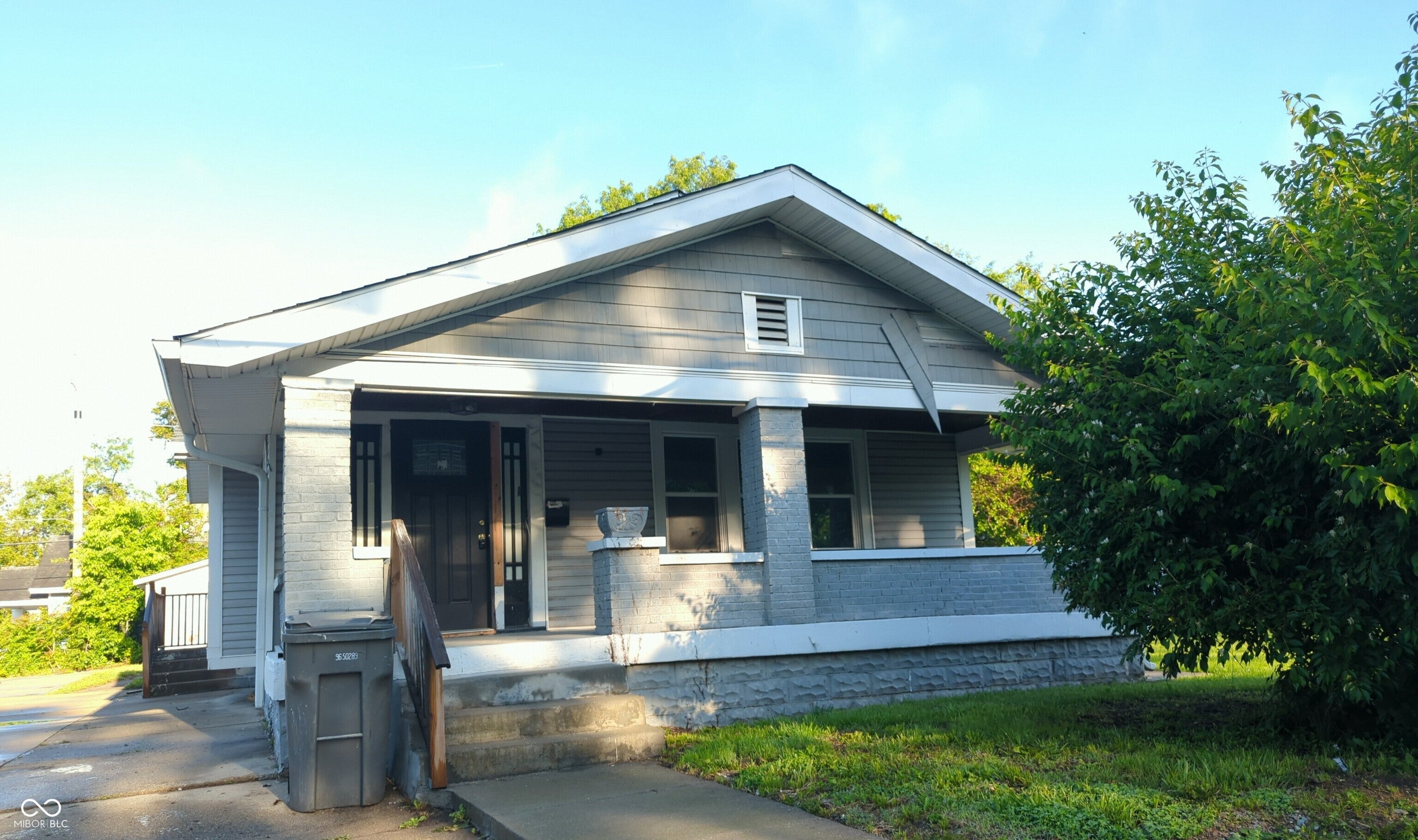 2606 N Harding Street — photo