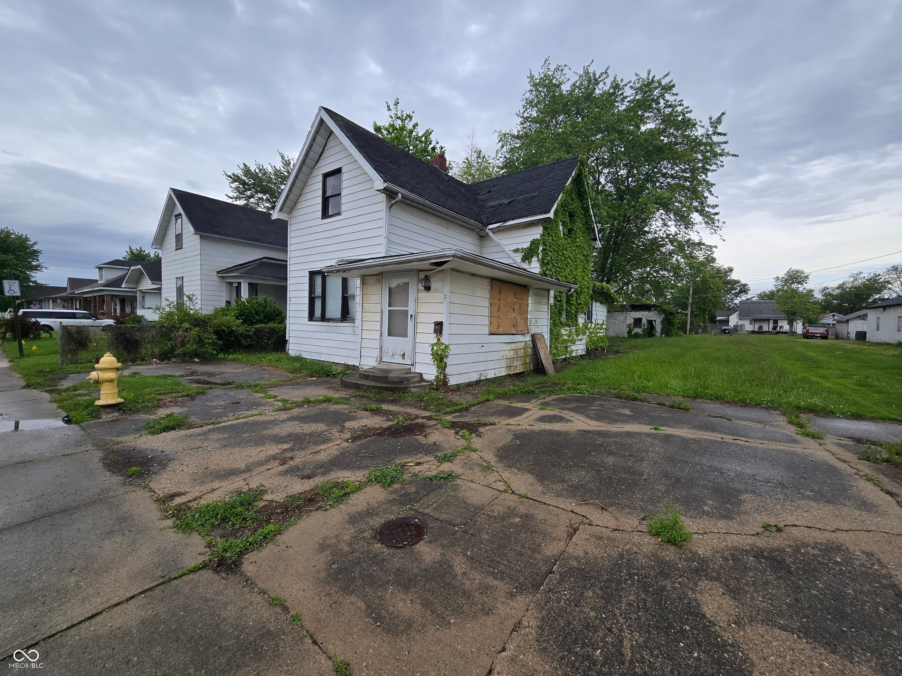 2703 Main Street — photo