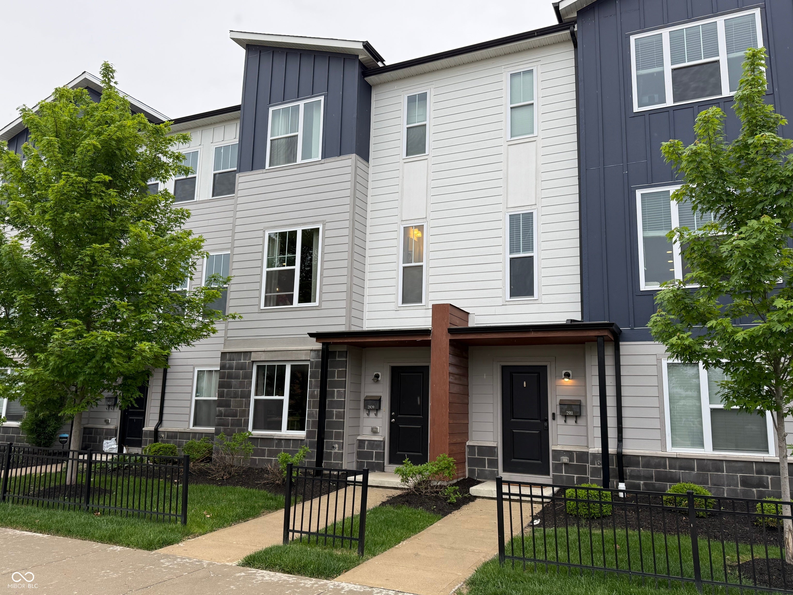 2909 Kirkbride Way — photo