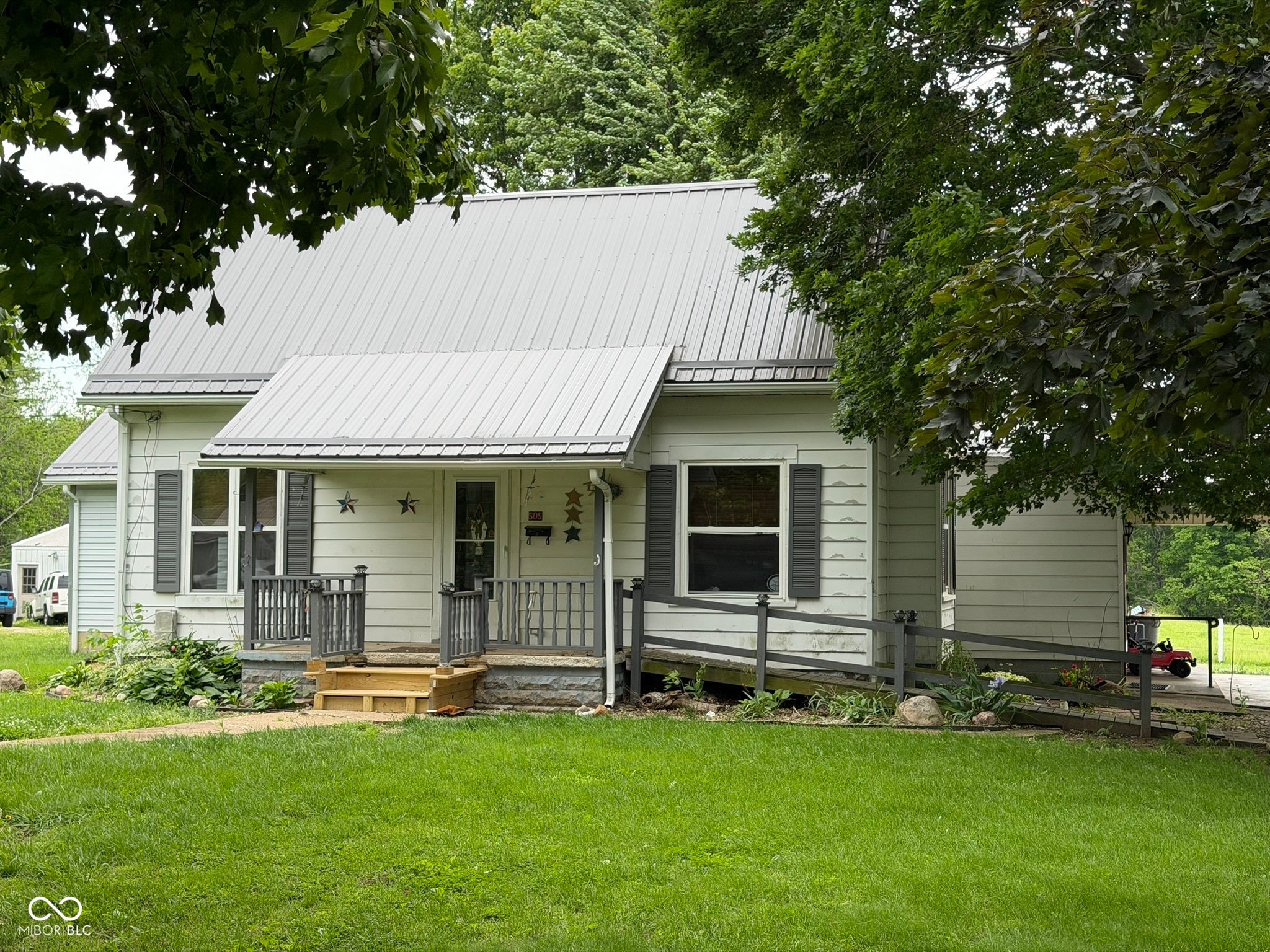 505 E Stark Street — photo