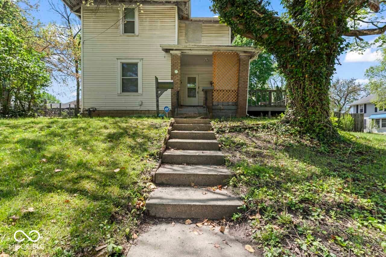 1549 Thornburg Street — photo