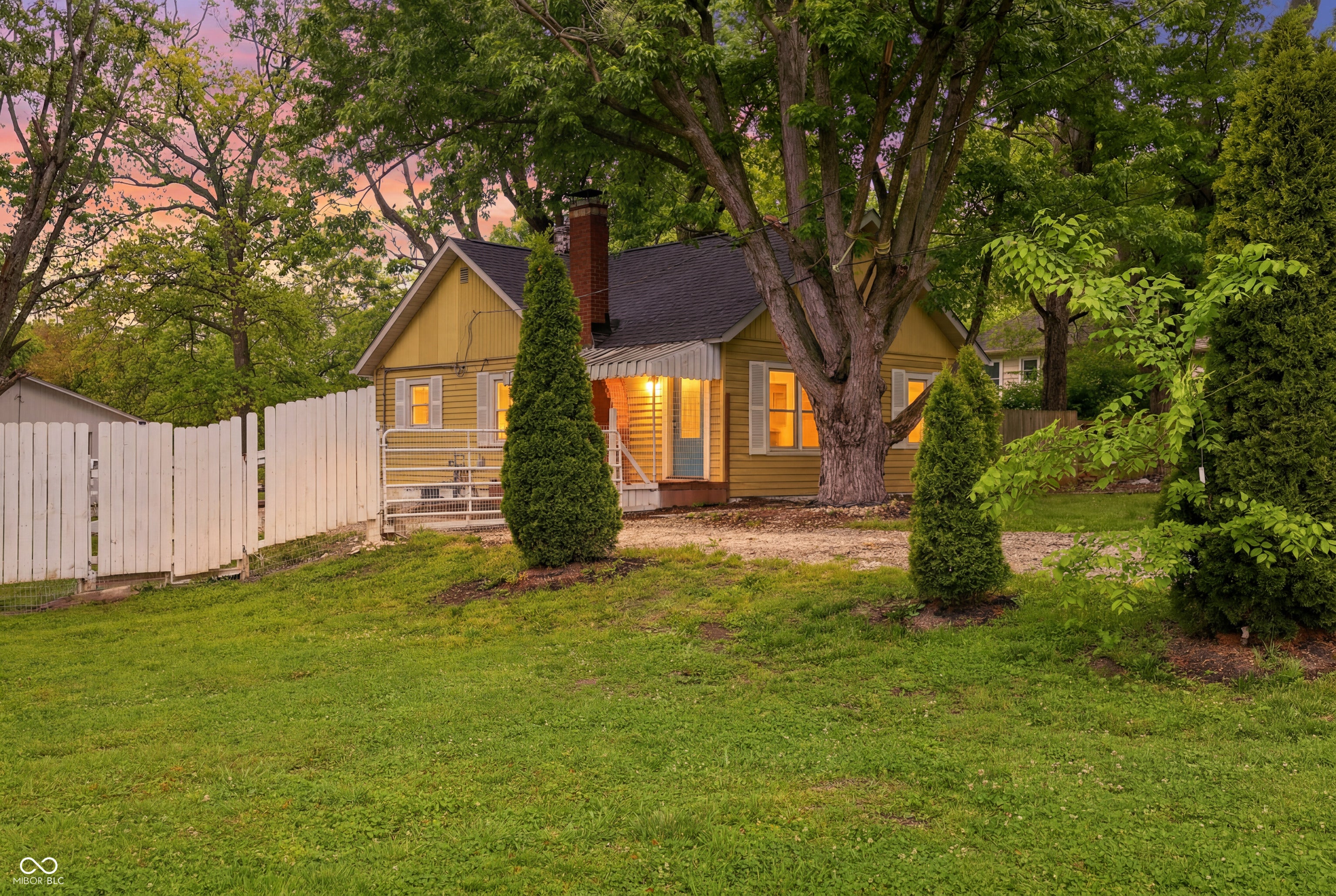 8520 Morgantown Road — photo