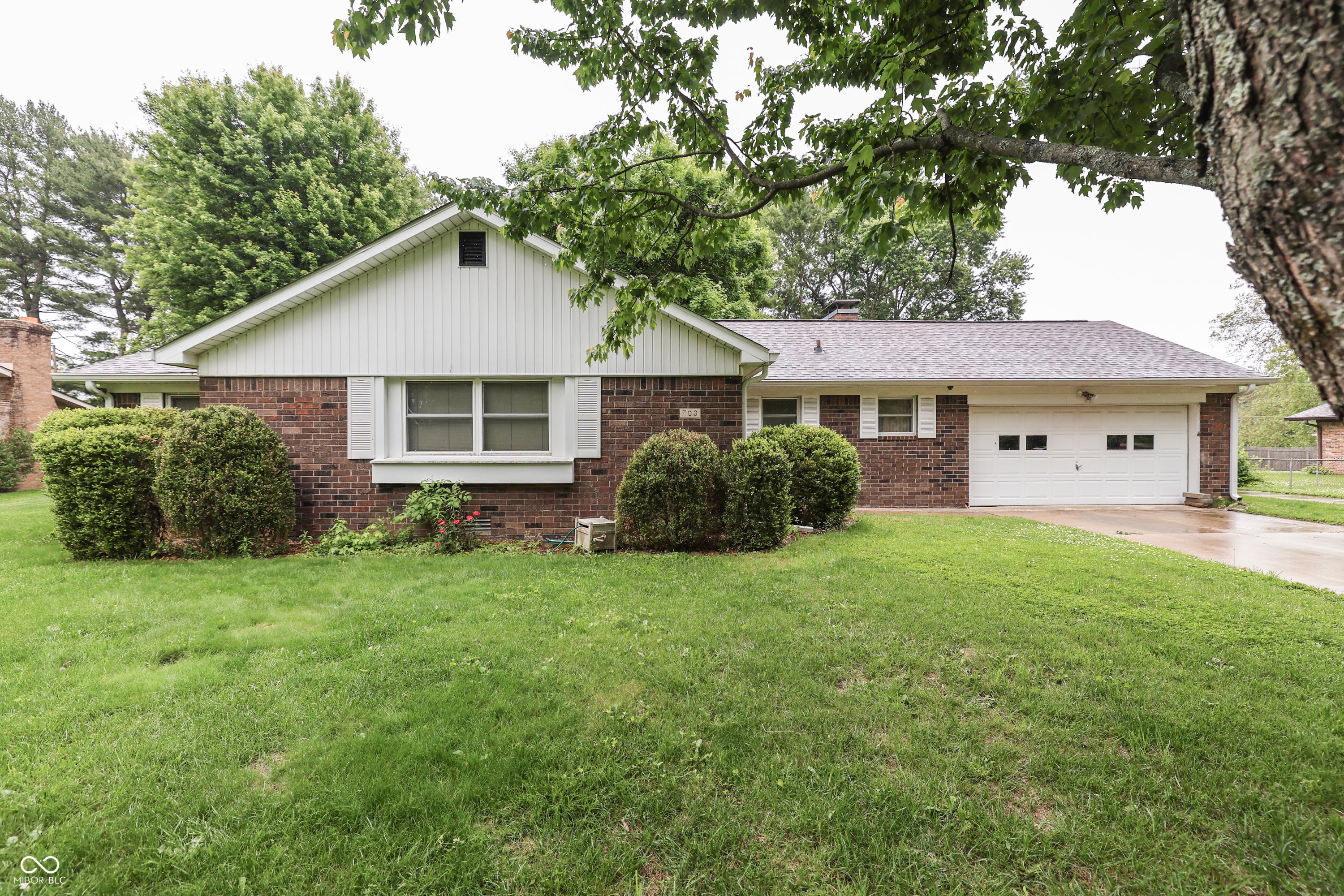 703 Hillcrest Drive — photo