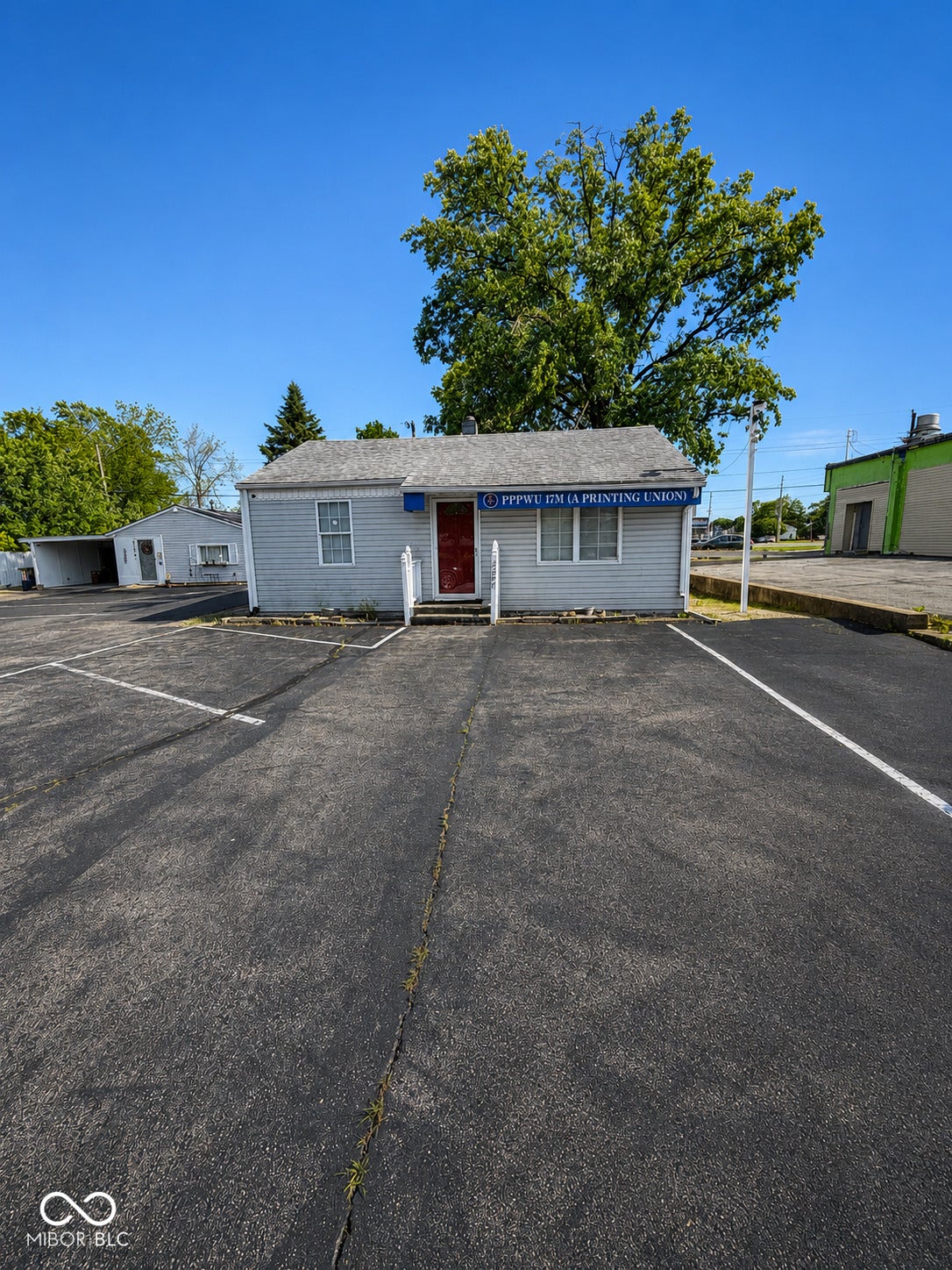 2207 Fowler Street — photo