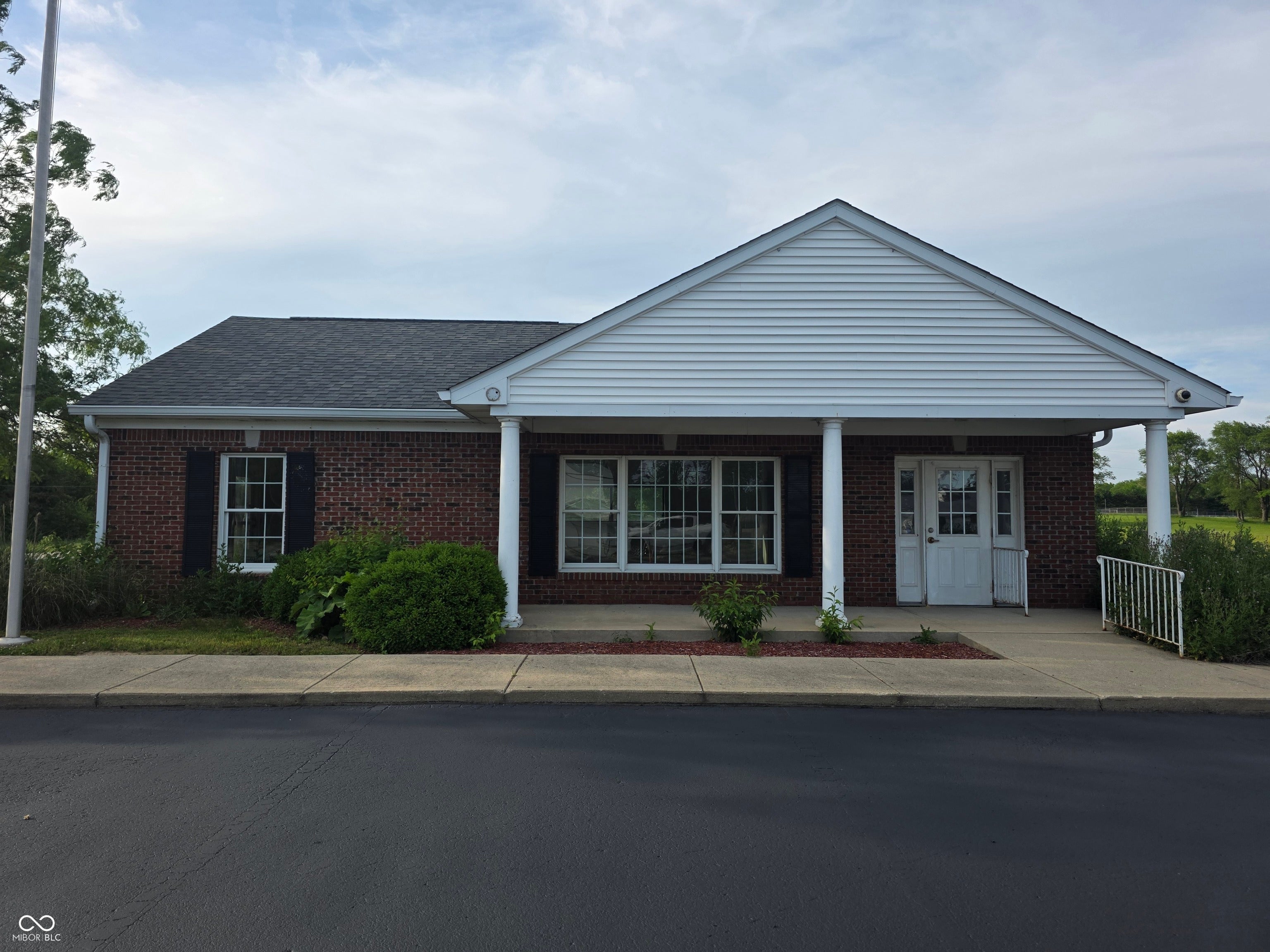 7984 W State Road 32 — photo