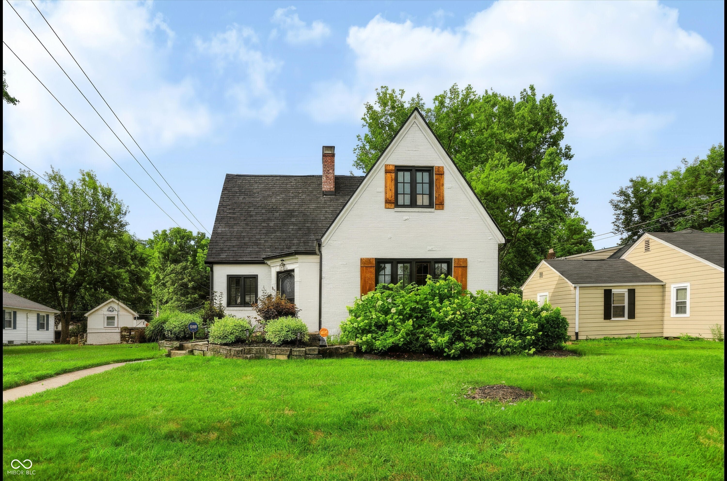 207 E Poplar Street — photo