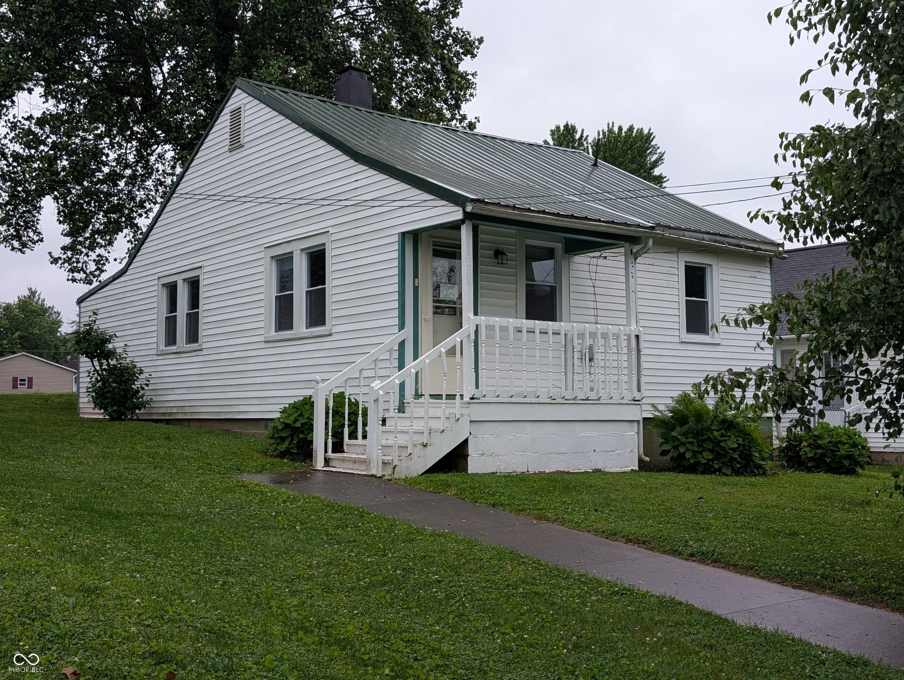 219 E Perry Street — photo