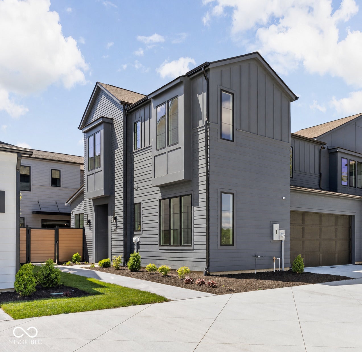 1677 Axle Way — photo