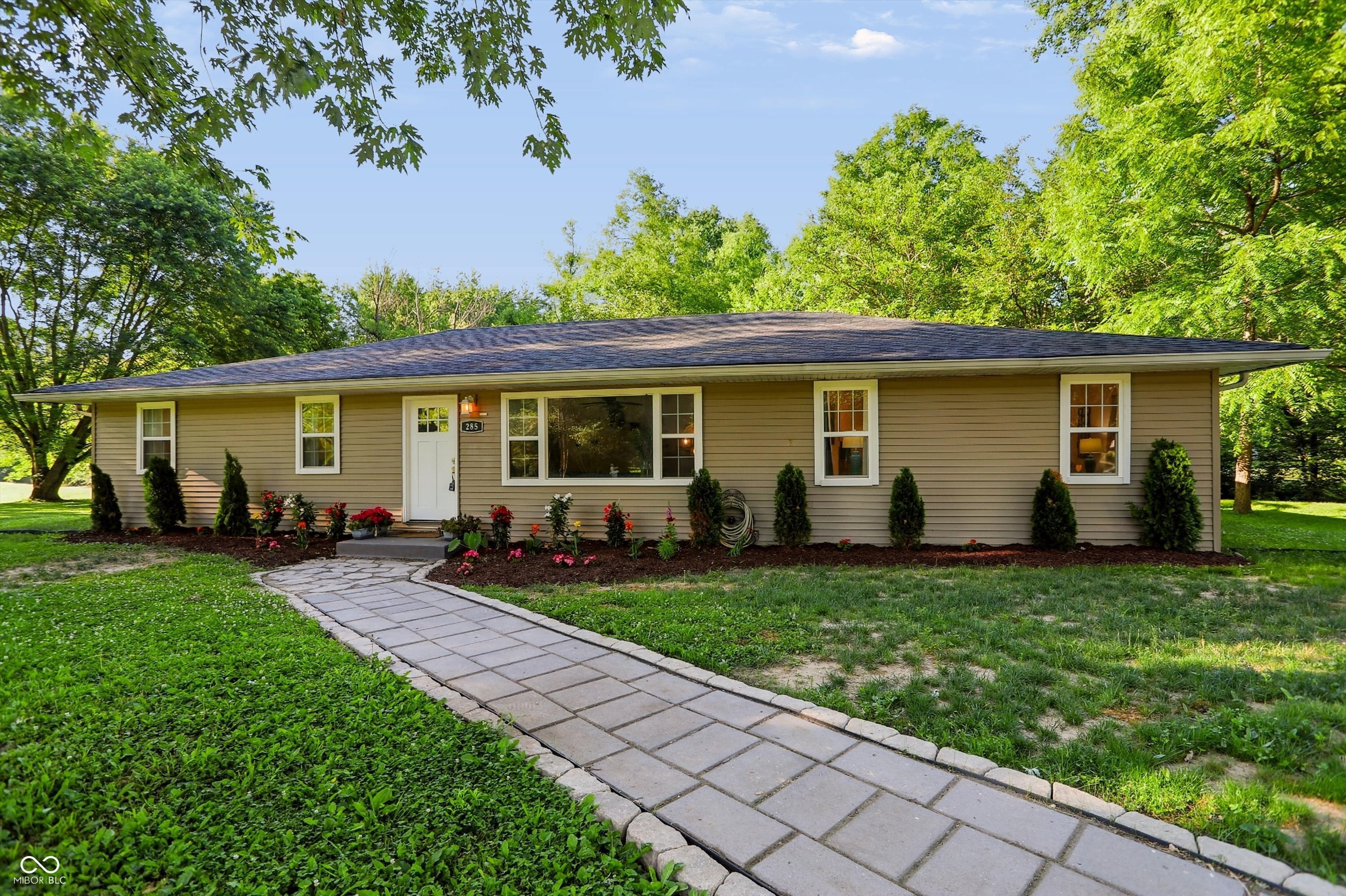 285 Robb Hill Road — photo