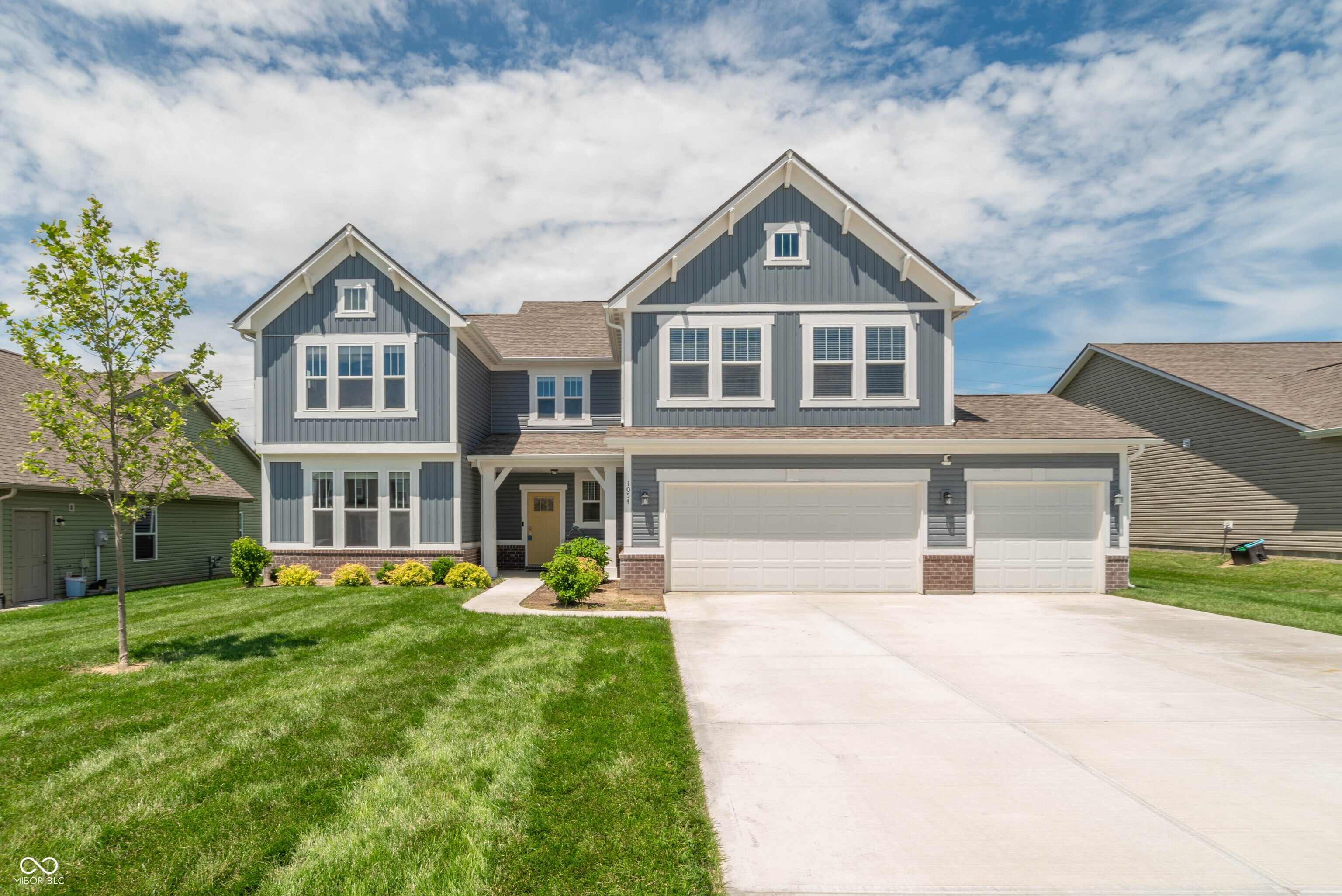 1054 E Valley Oak Court — photo