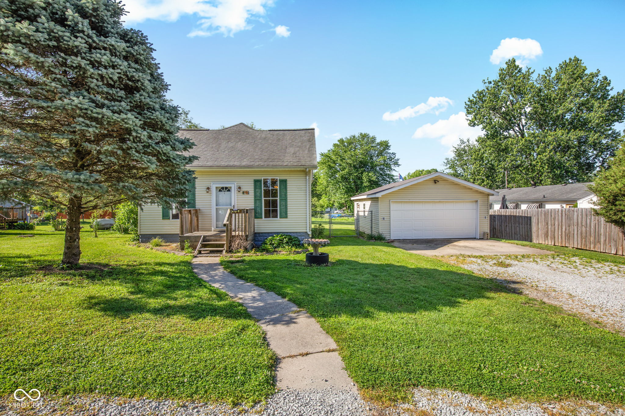 9781 W Walnut Street — photo