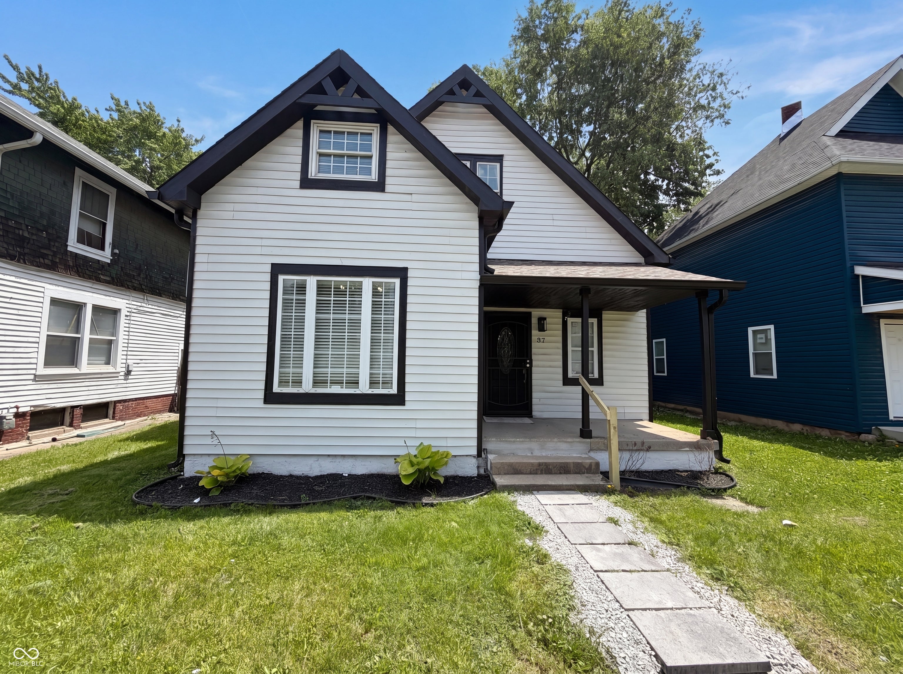 37 N Sherman Drive — photo