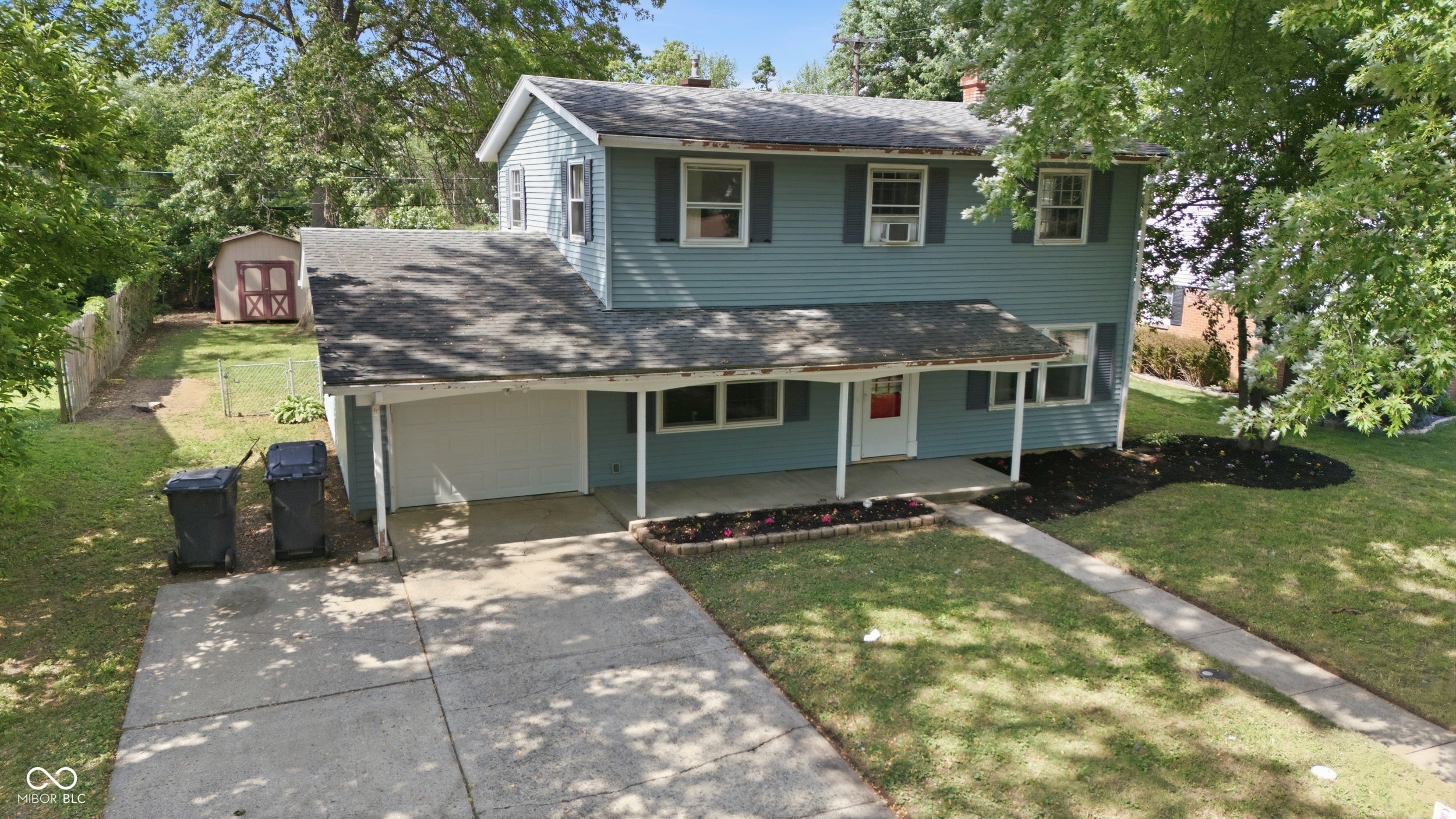 910 Heritage Lane — photo