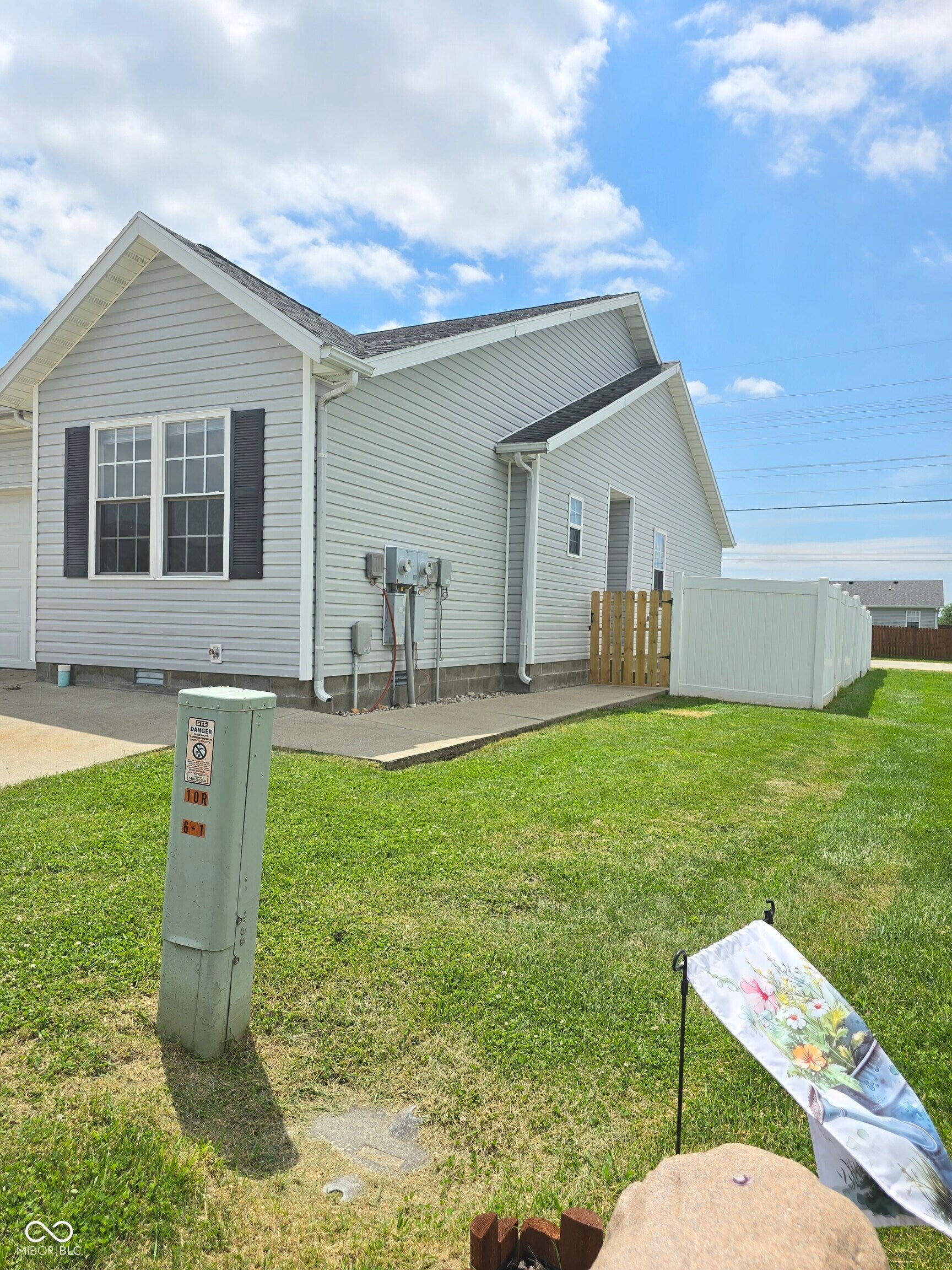 1677 W Kole Drive — photo