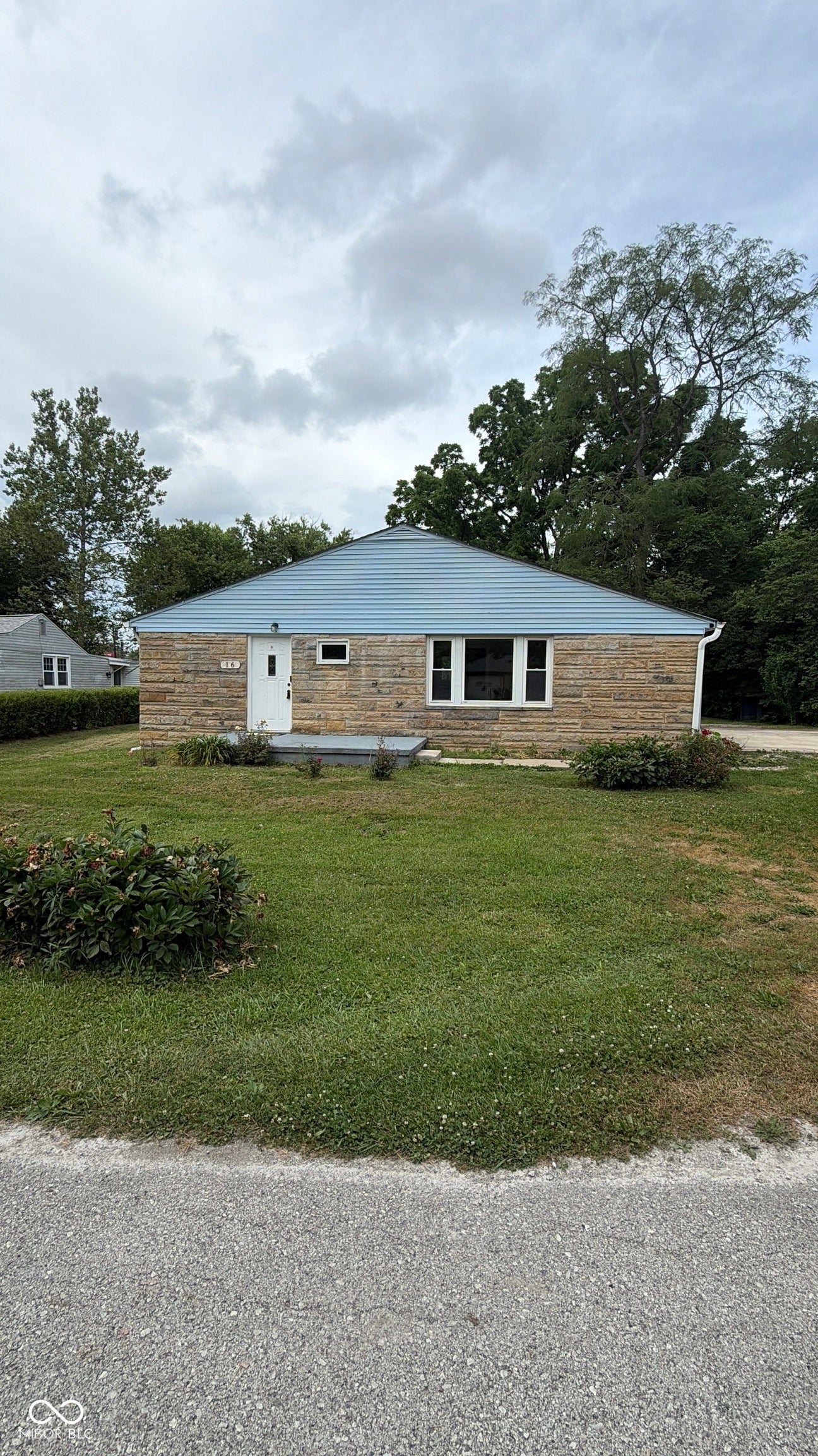 16 Glenda Drive — photo