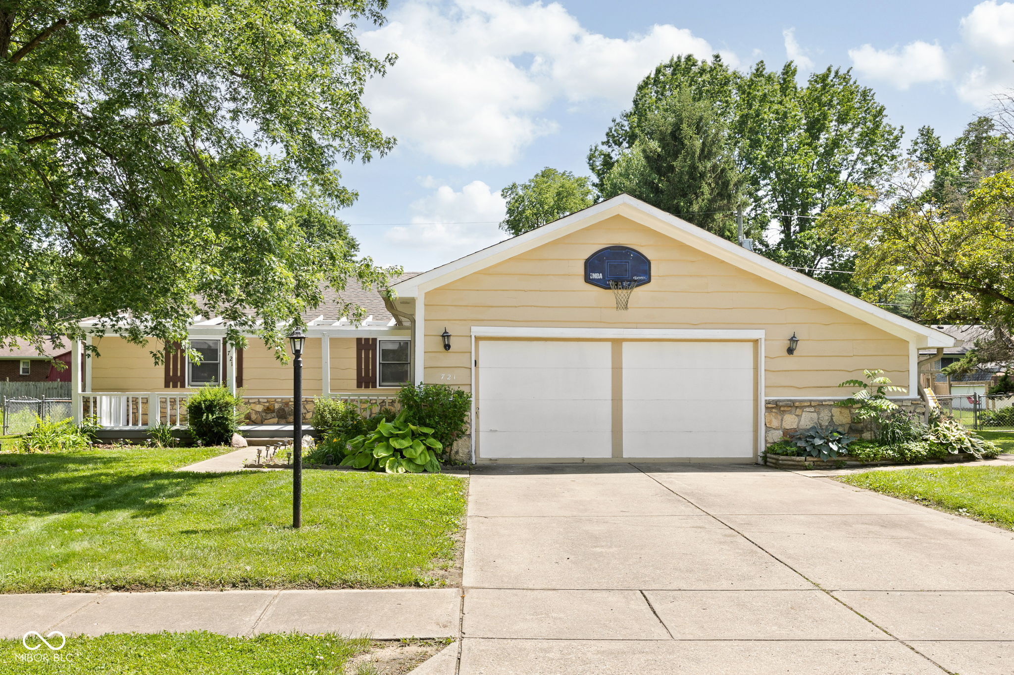 721 Pioneer Drive — photo