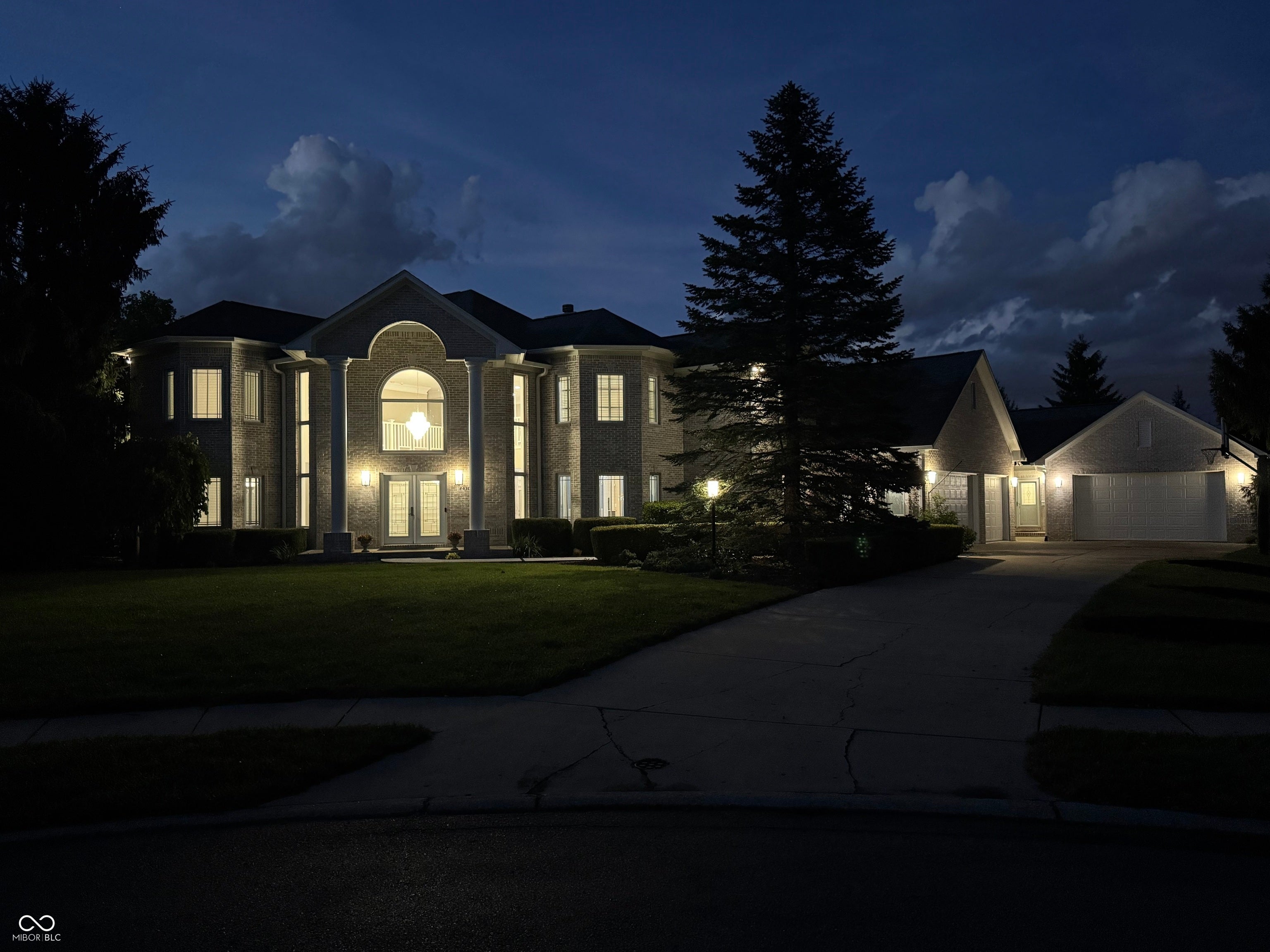2430 Crossfields Court — photo